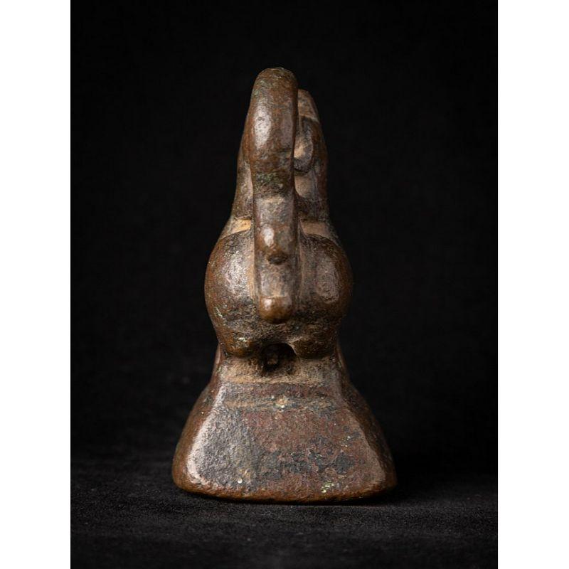 Material: bronze
6,9 cm high 
3,7 cm wide and 4,7 cm deep
Weight: 0.293 kgs
Originating from Burma
19th Century.
 
