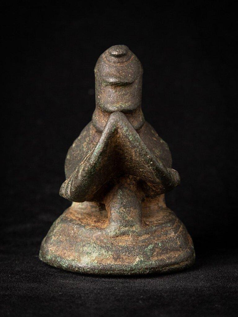 Material: bronze
6 cm high 
4,9 cm wide and 4,9 cm deep
Weight: 0.308 kgs
Originating from Burma
19th century.
 