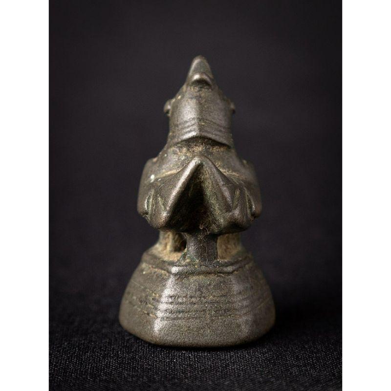 Material: bronze
Measures: 5,3 cm high 
3 cm wide and 3,9 cm deep
Weight: 0.154 kgs
Originating from Burma
18th century.

