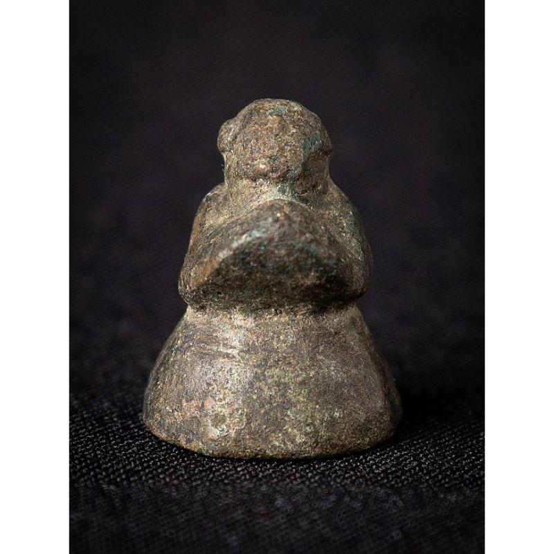 Material: bronze
2,6 cm high 
2 cm wide and 2,1 cm deep
Weight: 0.032 kgs
Originating from Burma
18th century

