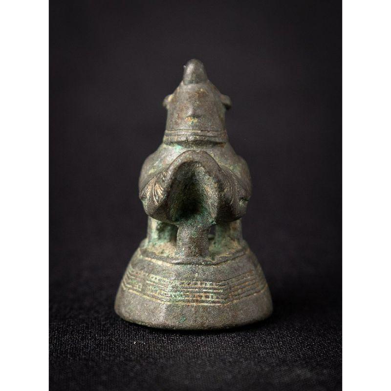 Material: bronze
5,2 cm high 
3,3 cm wide and 4 cm deep
Weight: 0.161 kgs
Originating from Burma
18th century.

