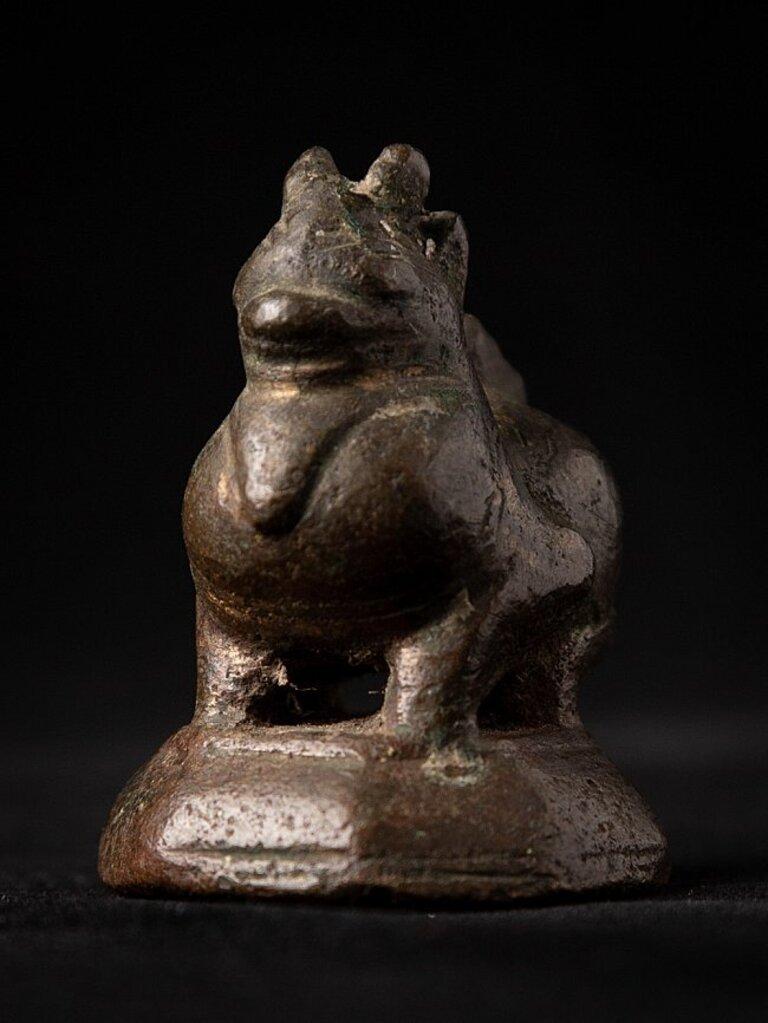 Antico peso da oppio in bronzo proveniente dalla Birmania in vendita 3