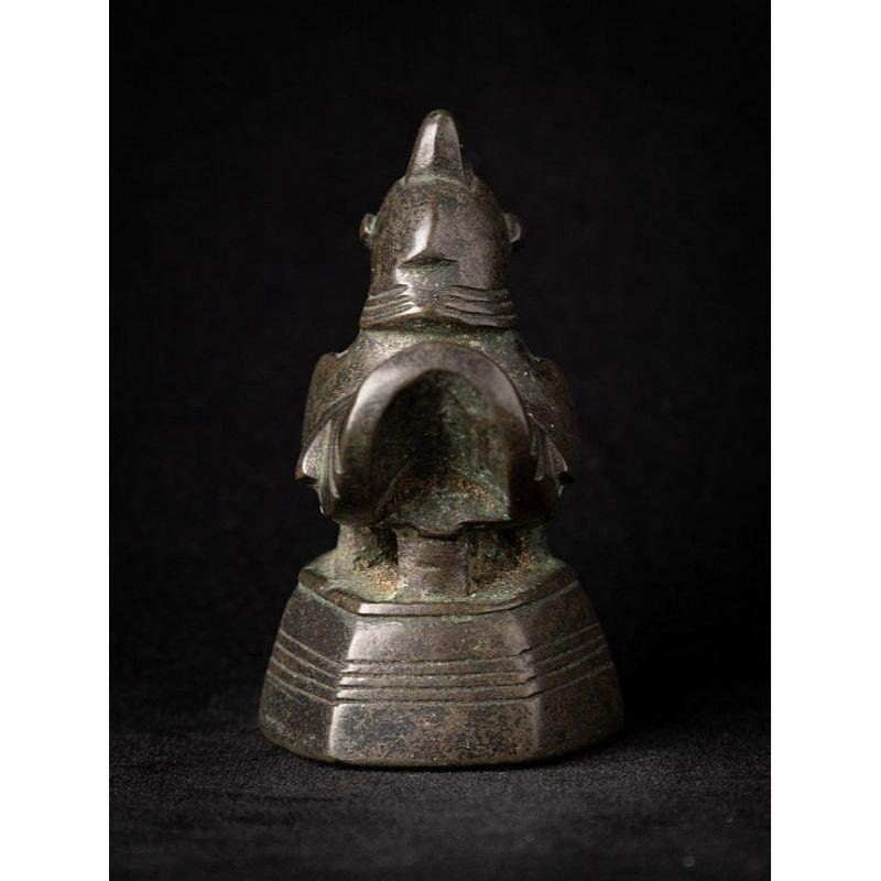 Material: bronze
Measures: 5, 4 cm high.
3, 2 cm wide and 3, 8 cm deep.
Weight: 0.164 kgs.
Originating from Burma.
19th Century.
 