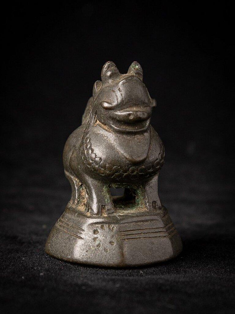 Antique bronze Opium Weight from Burma Original Buddhas In Good Condition For Sale In DEVENTER, NL