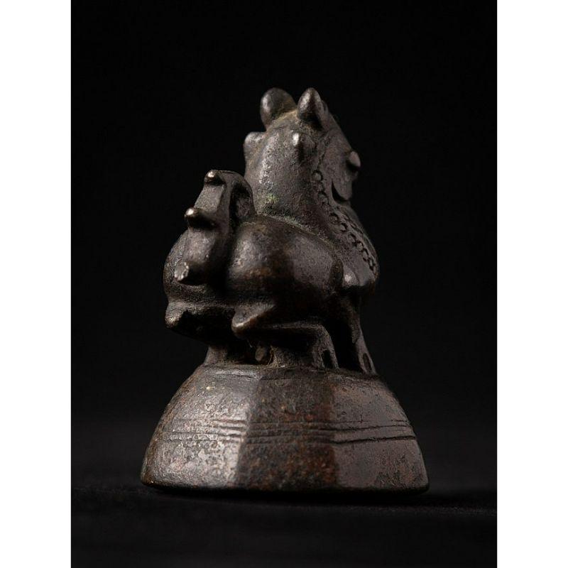 Antique bronze Opiumweight from Burma For Sale 4