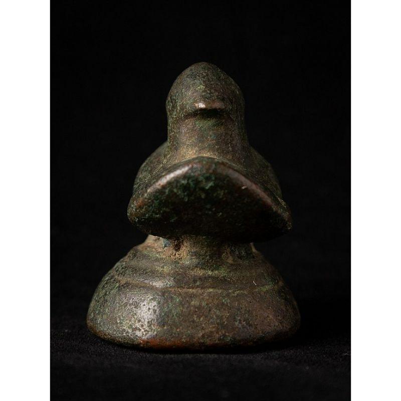 Material: bronze
4,3 cm high 
3,5 cm wide and 3,7 cm deep
Weight: 0.160 kgs
Originating from Burma
18th Century.
 