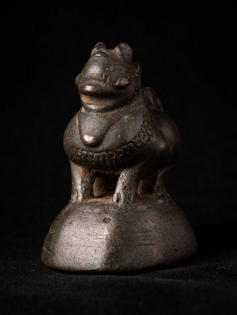 Bronze Antique bronze Opiumweight from Burma For Sale