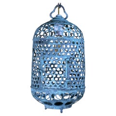 Farol de Bronce o Latón Antiguo con Pátina Única y Motivo Floral