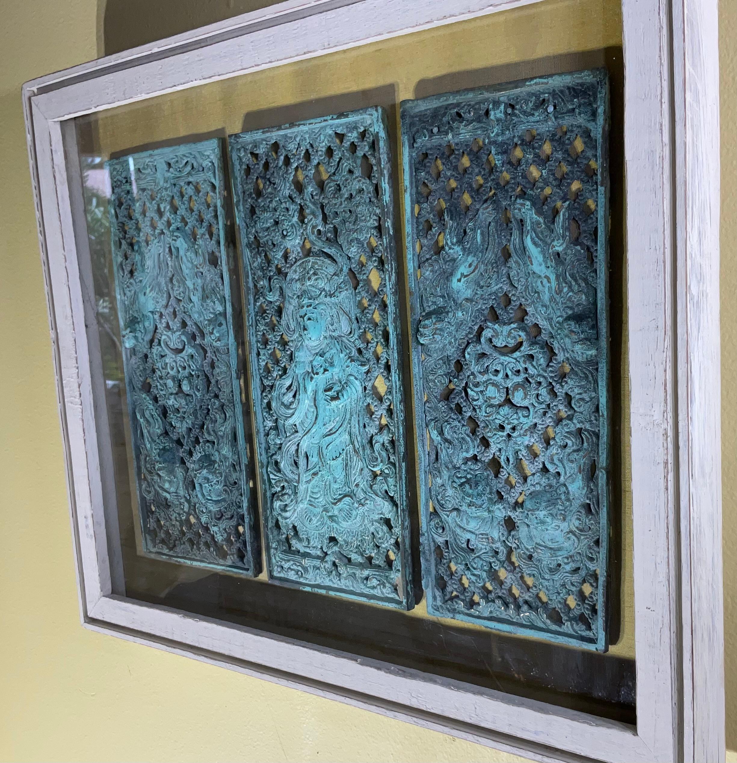 Boîte à ombres à panneaux en bronze antique - Art Déco Asiatique, Patina exquise en vente 10