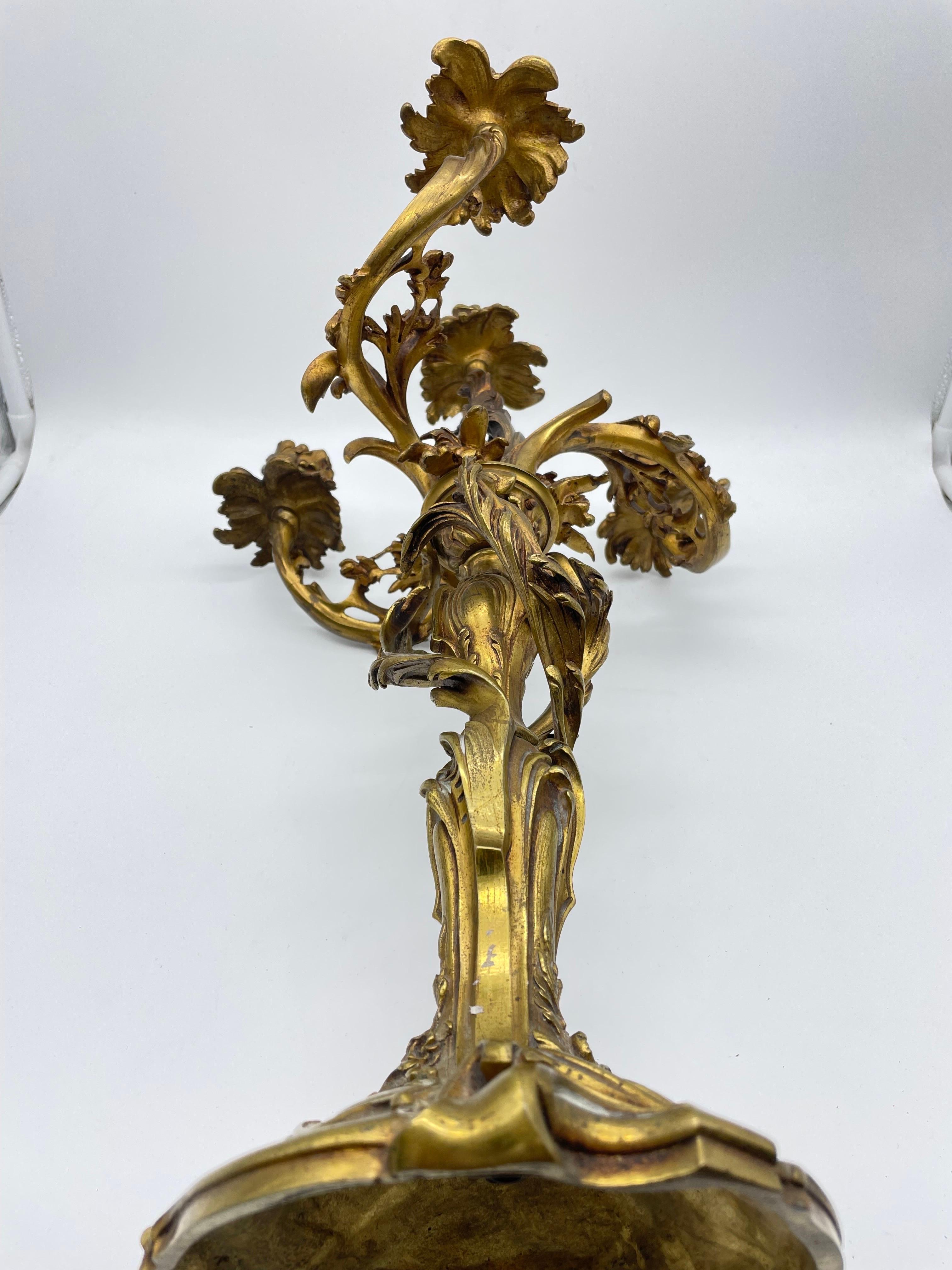 Antiker Bronze-Rokoko-Kerzenständer aus der Zeit um 1880 im Angebot 3