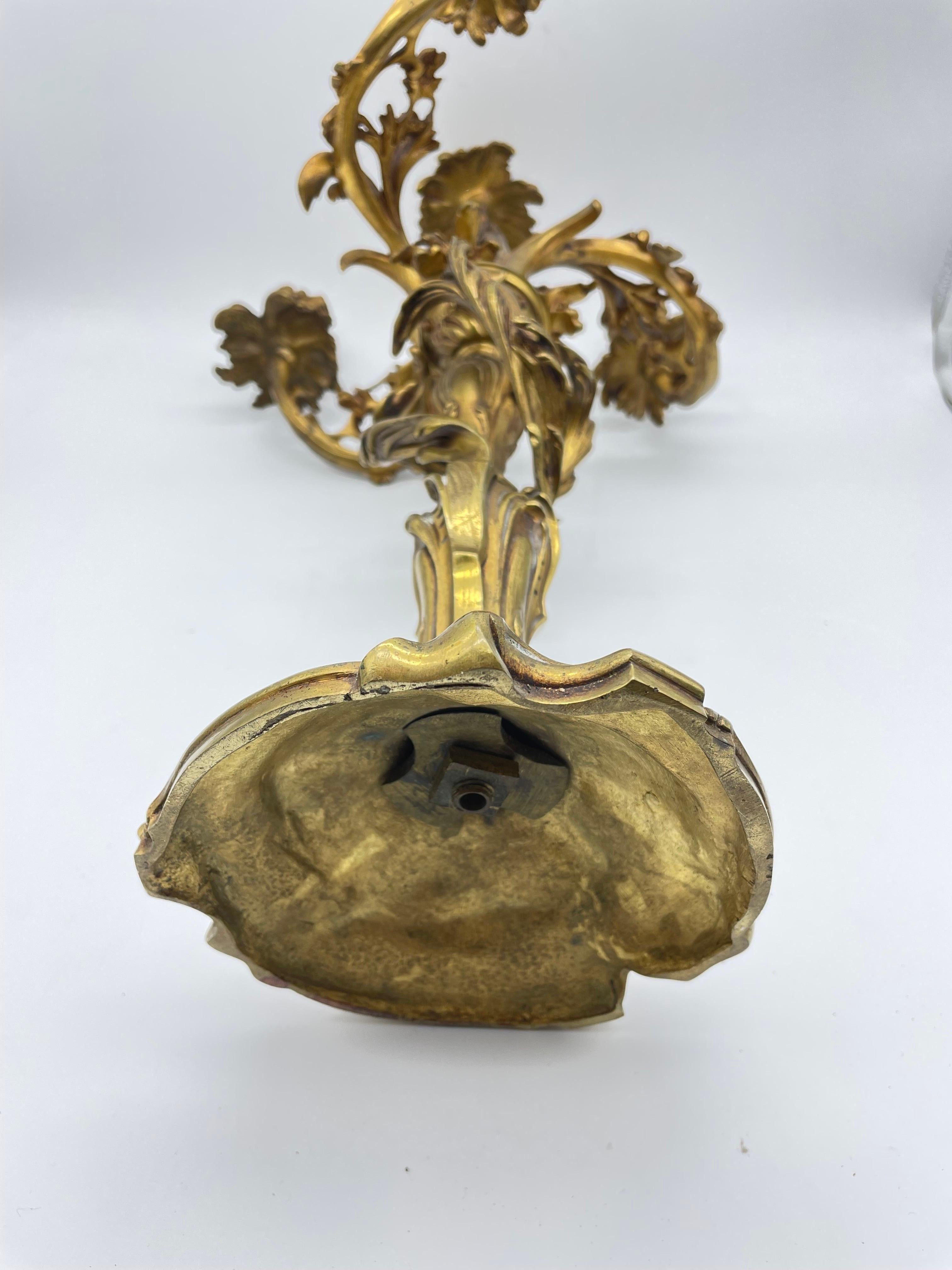 Antiker Bronze-Rokoko-Kerzenständer aus der Zeit um 1880 im Angebot 4