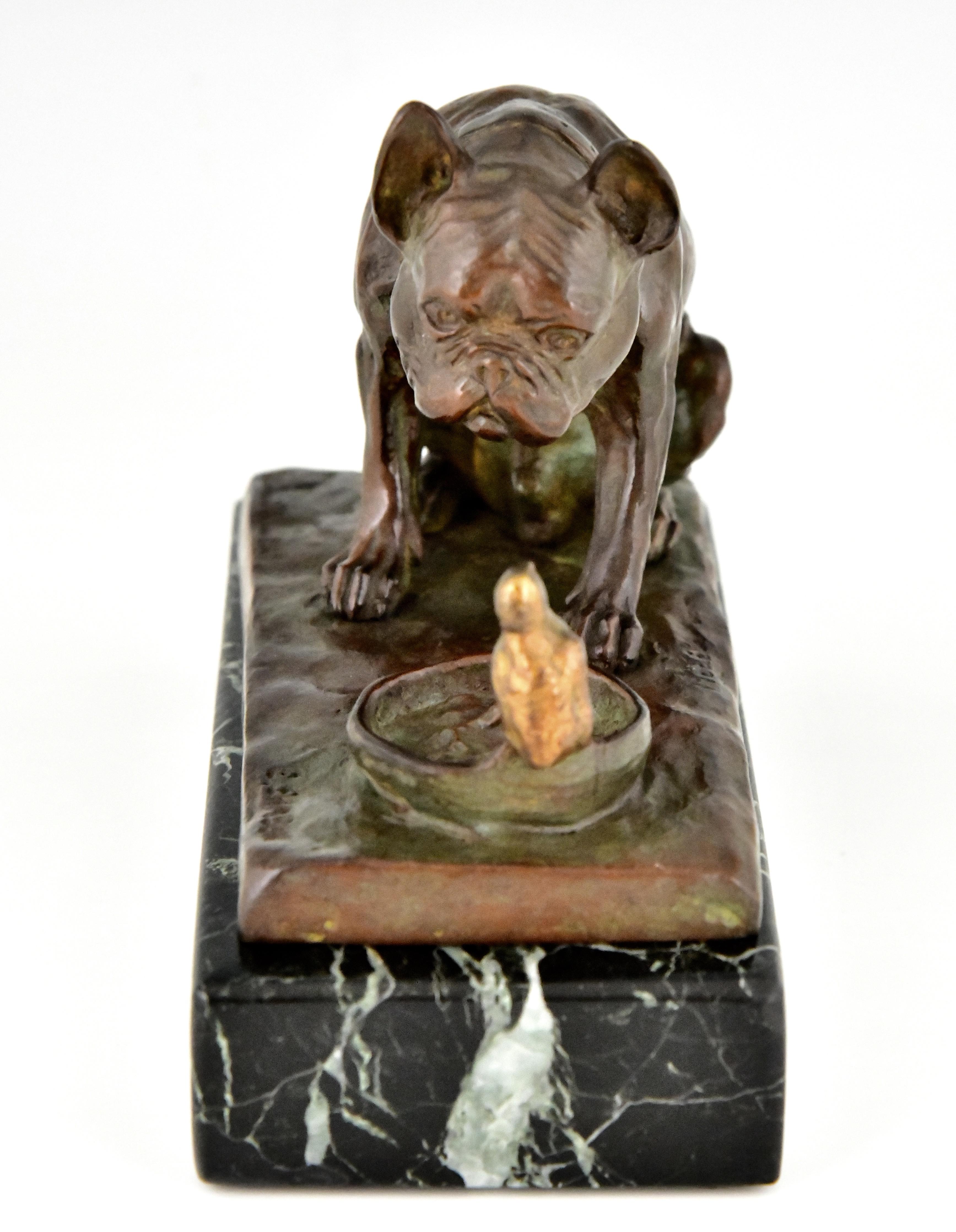 Français Sculpture ancienne en bronze Bulldog avec poussin E.M. Samson:: 1910