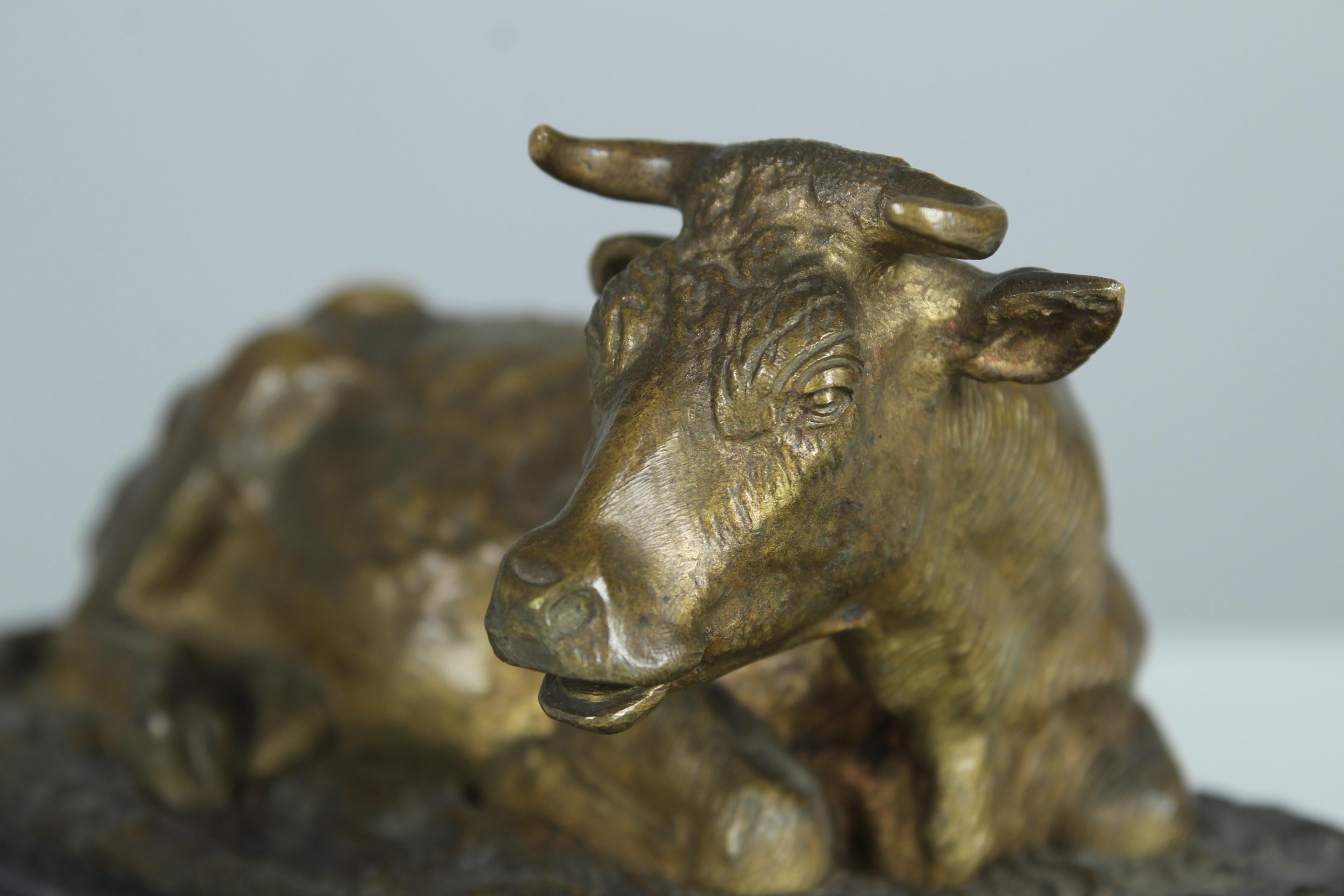 Late Victorian Antique Bronze Sculpture By J.Berré, Resting Cow, France, 19th Century For Sale