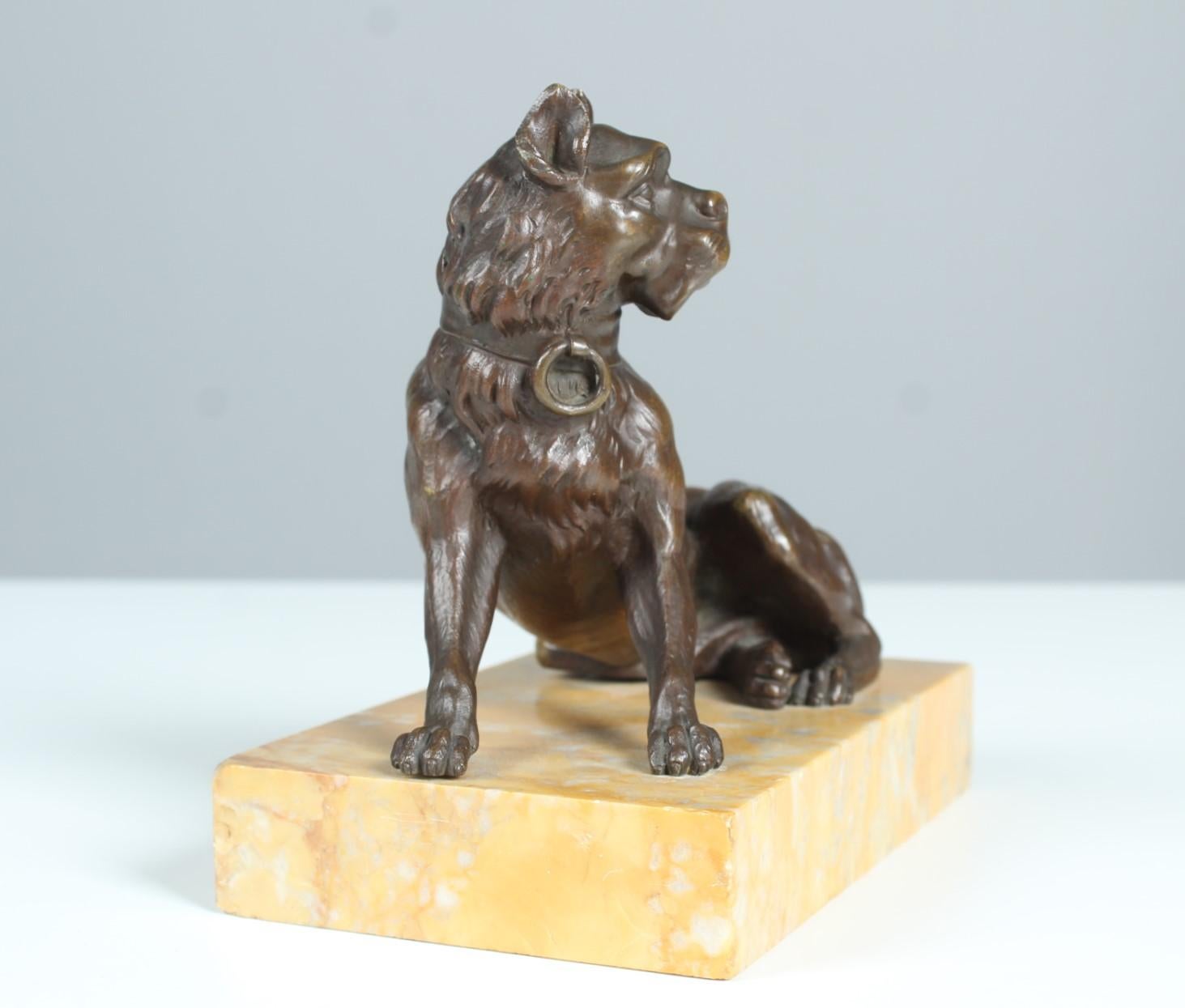 Bronze Sculpture ancienne en bronze, chien, bouledogue, fin du 19e siècle en vente