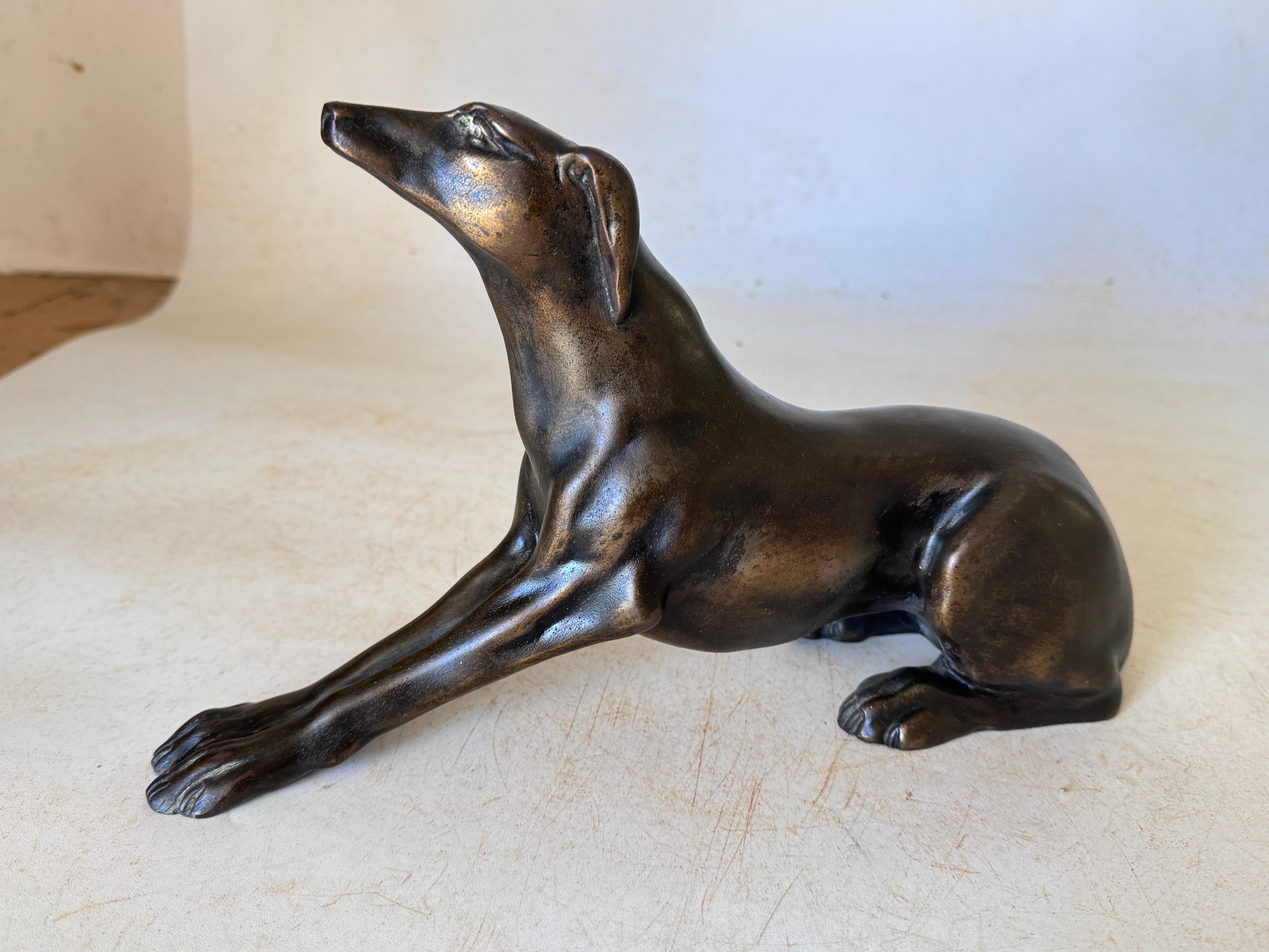 Antique Bronze Sculpture of a Dog in brown Patina, Austria, ca. 1920 For Sale 3