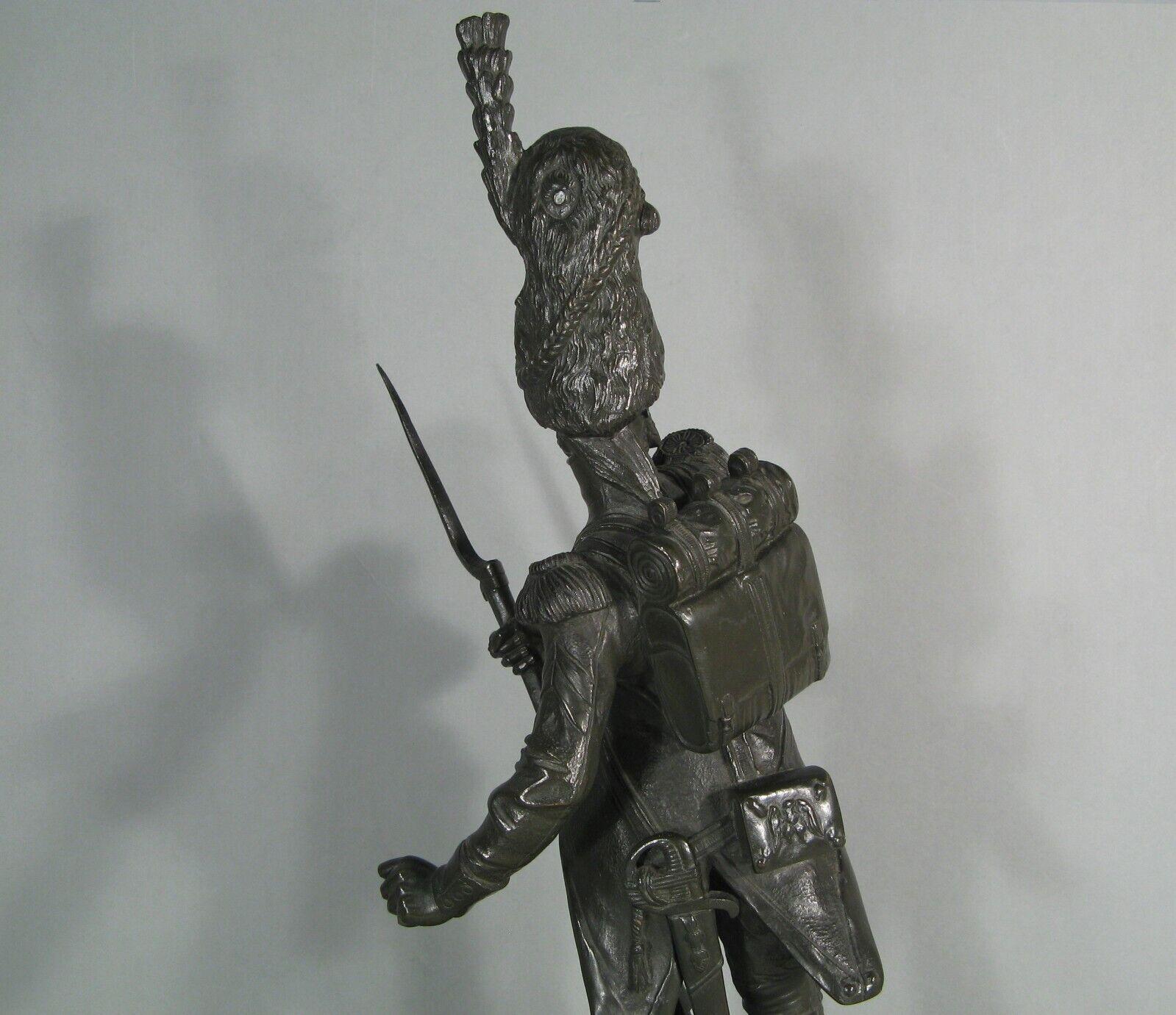 Antique Bronze Sculpture of a Napoleonic Grenadier by Luca Madrassi - 1Y214 2