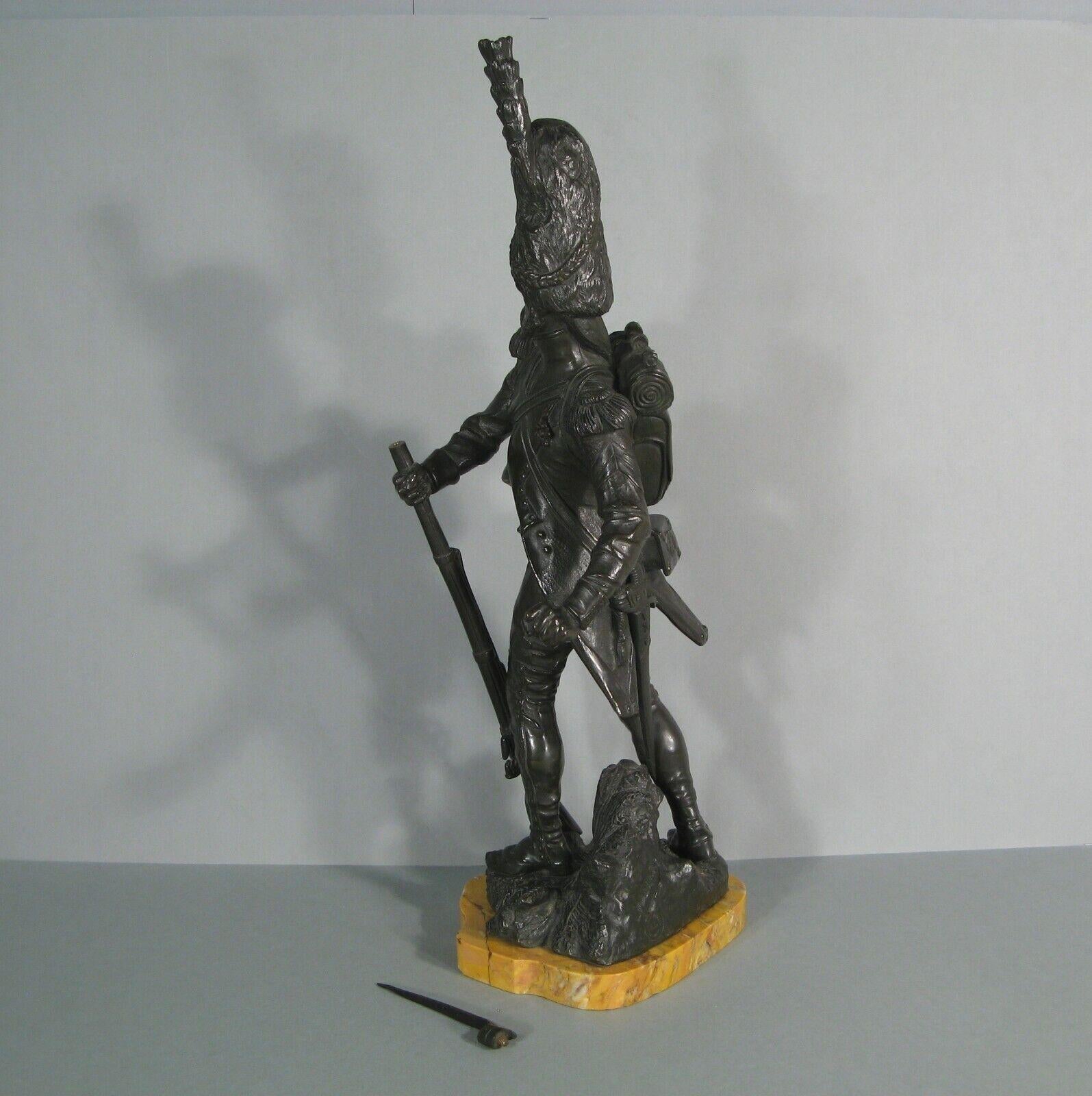 Antique Bronze Sculpture of a Napoleonic Grenadier by Luca Madrassi - 1Y214 3