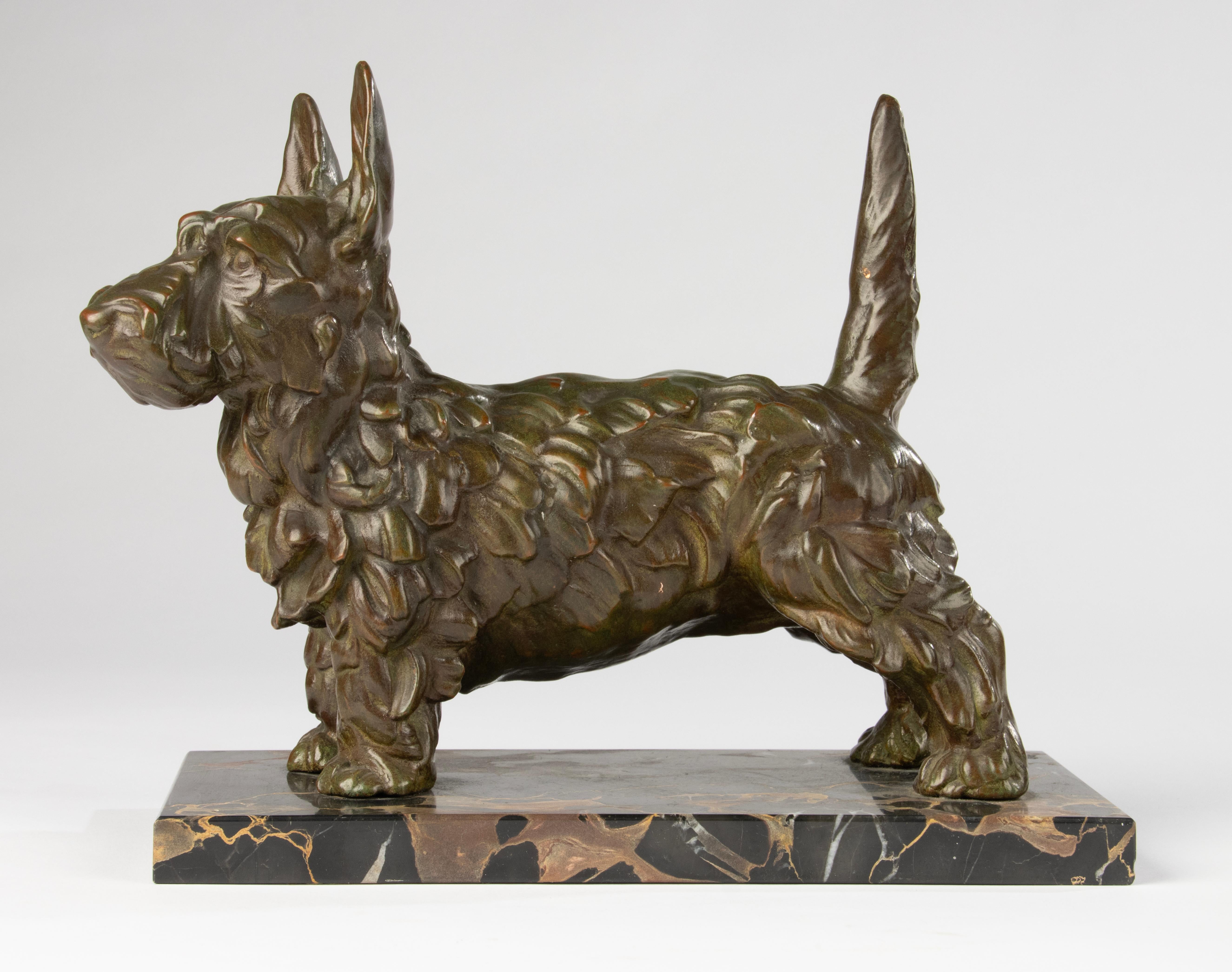 Antike Bronzeskulptur eines schottischen Hundes aus Schottland – frühes 20. Jahrhundert (Gegossen) im Angebot