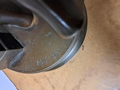 Antike Bronzeskulptur einer Frau aus Bronze