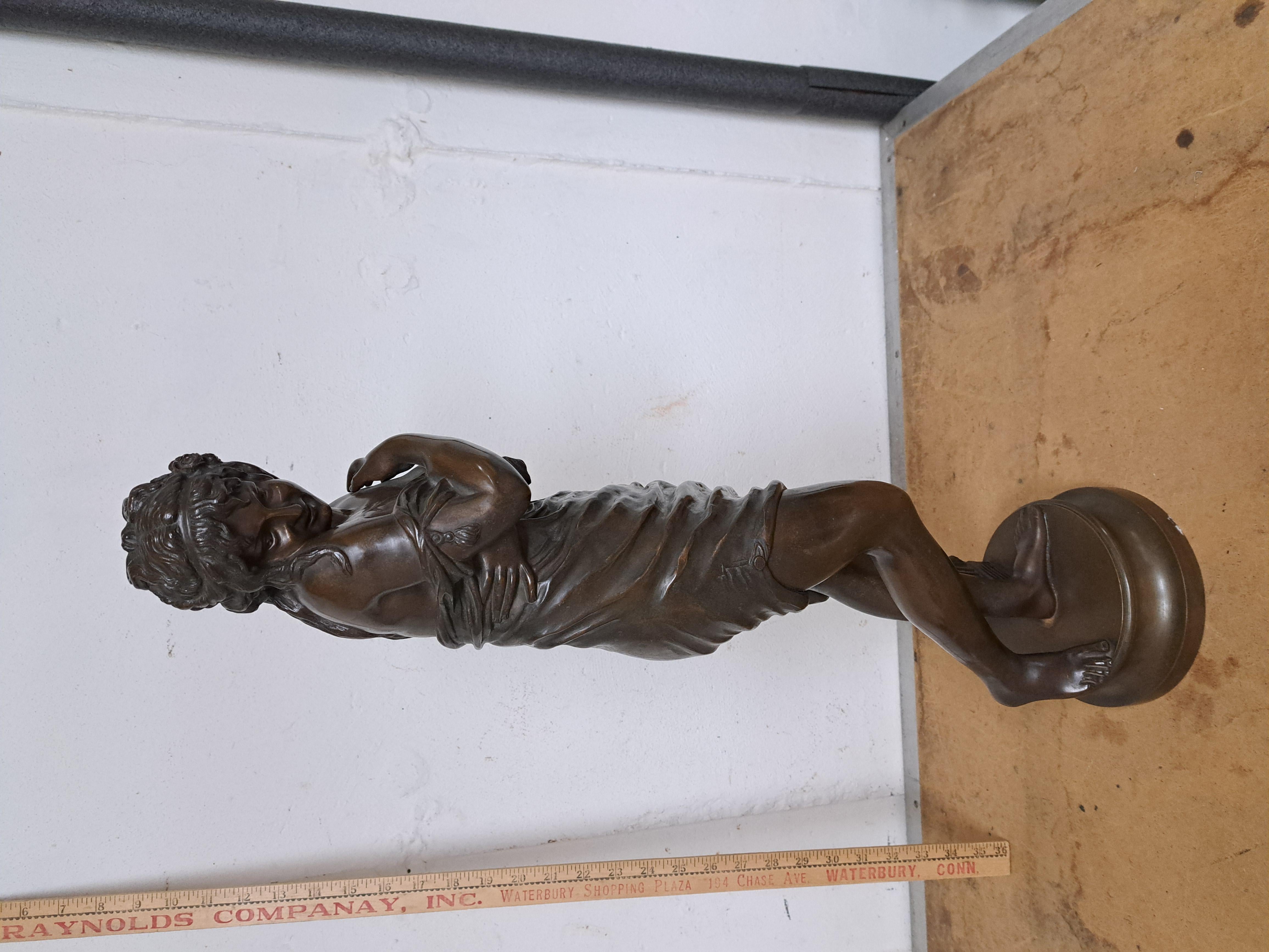 Bronzo Scultura in bronzo antico di una donna in vendita