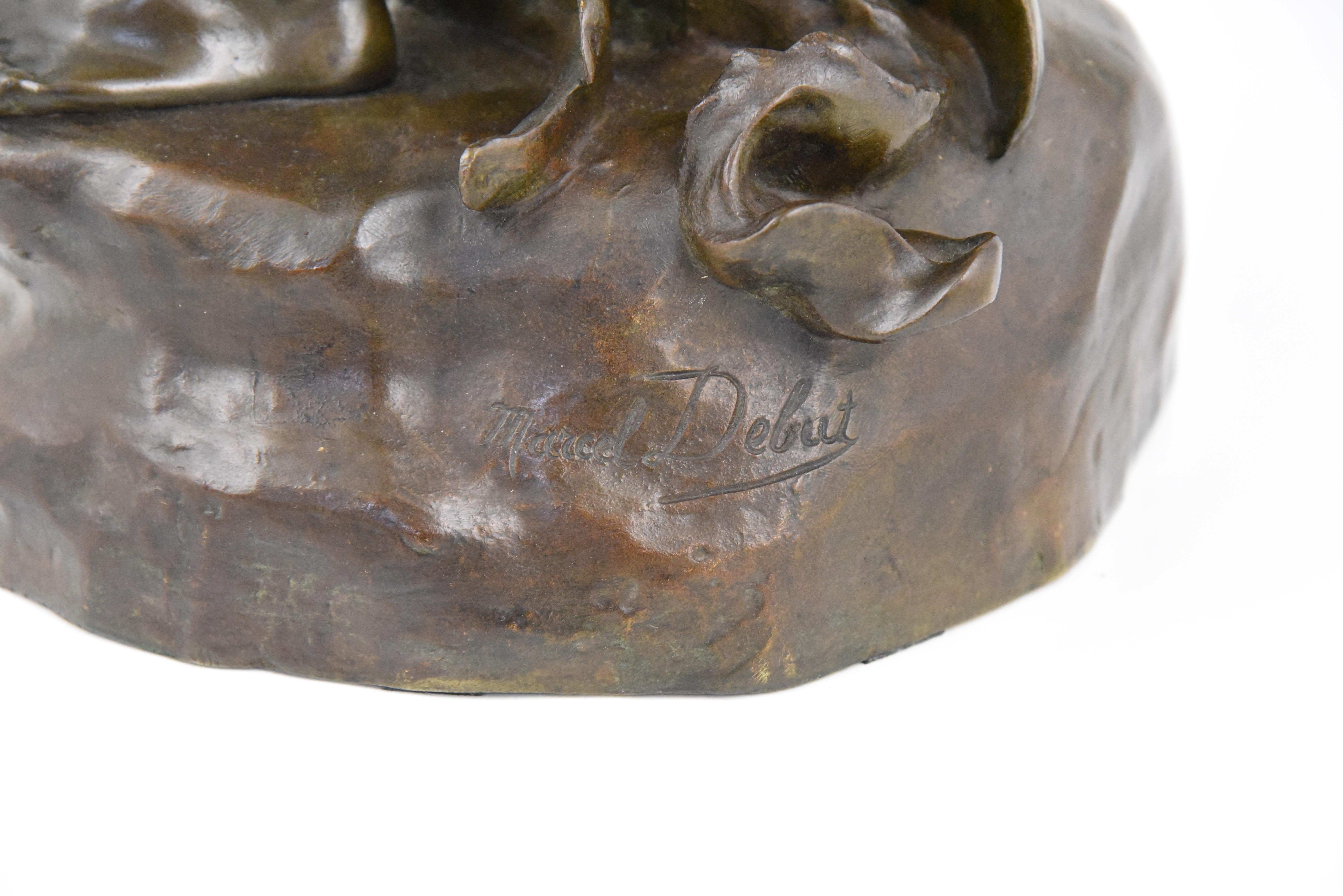 Escultura antigua de bronce de Aladino y la lámpara mágica de Marcel Debut en venta 4