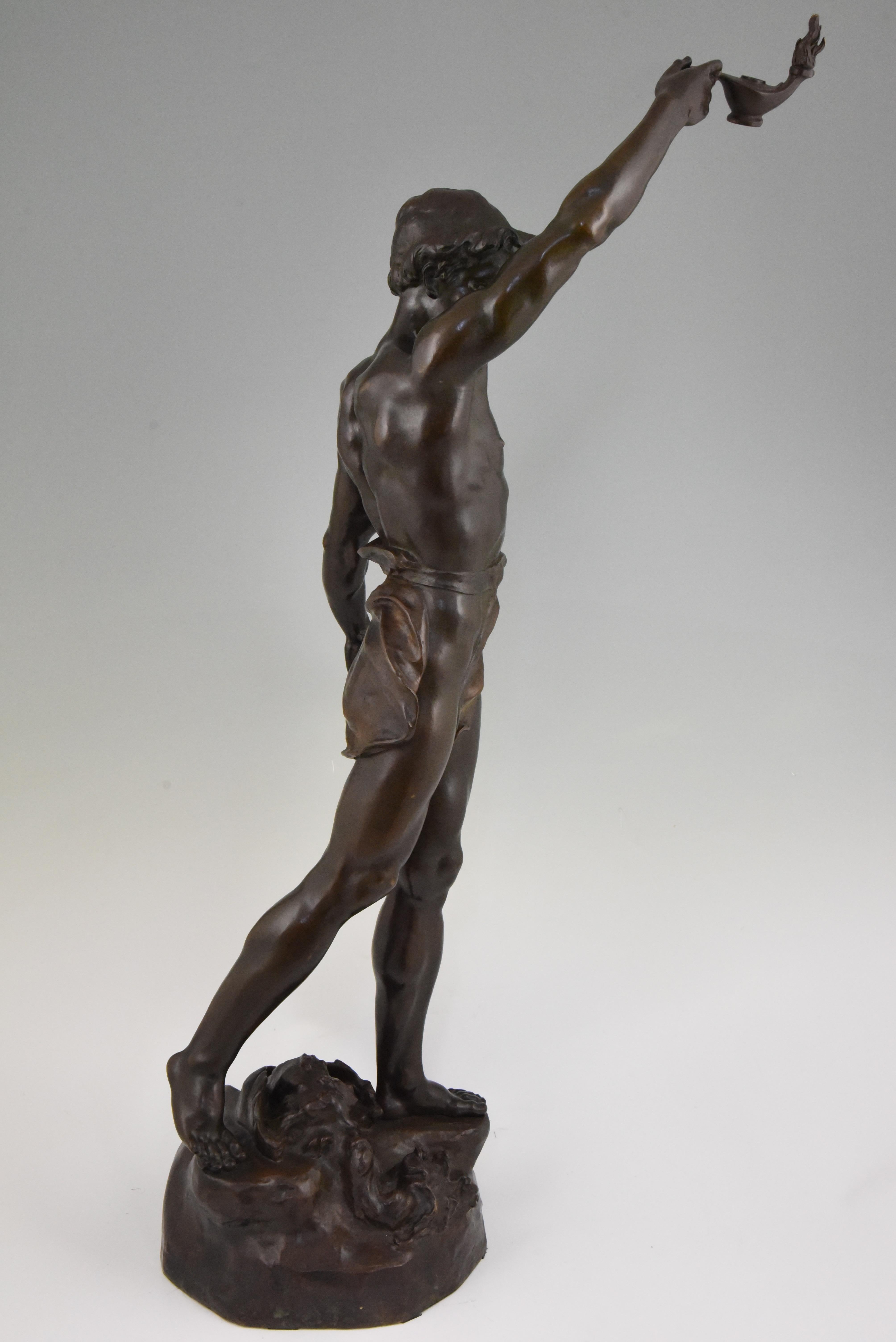 Escultura antigua de bronce de Aladino y la lámpara mágica de Marcel Debut Patinado en venta