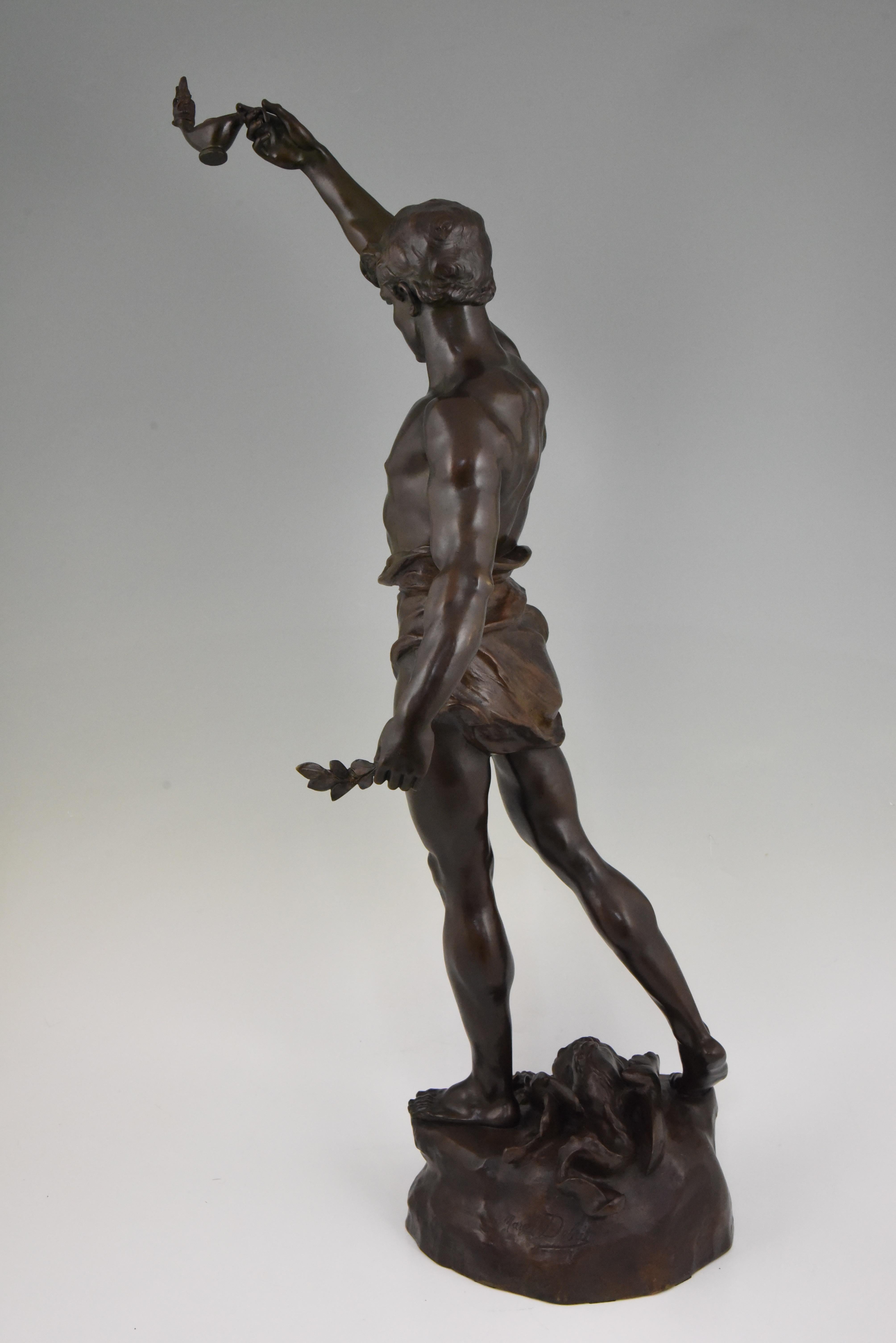Escultura antigua de bronce de Aladino y la lámpara mágica de Marcel Debut principios del siglo XX en venta