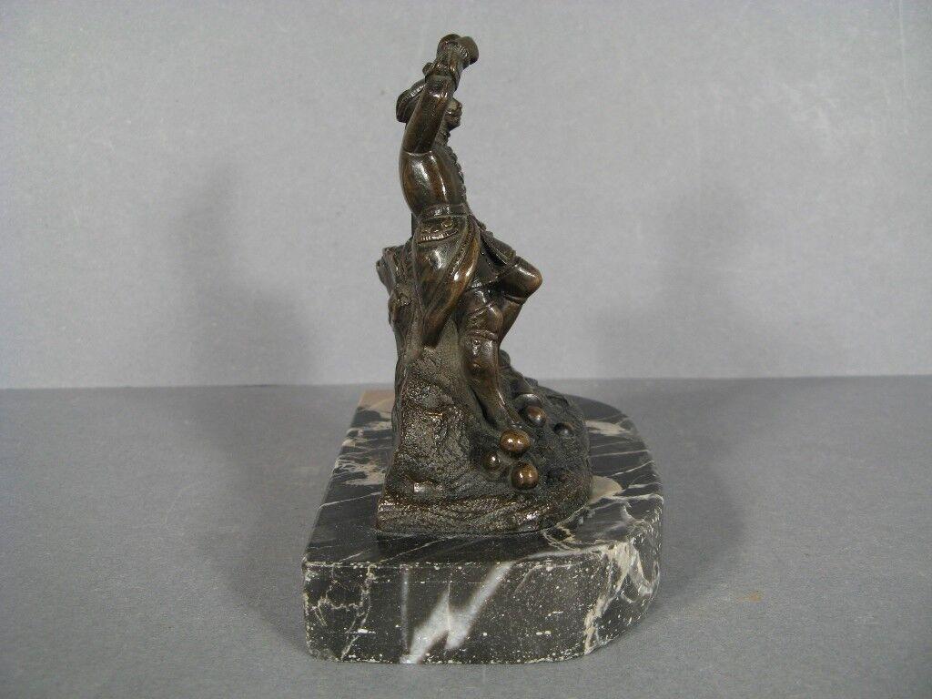 Escultura antigua de bronce de un cañonero del Antiguo Régimen -1Y80 2