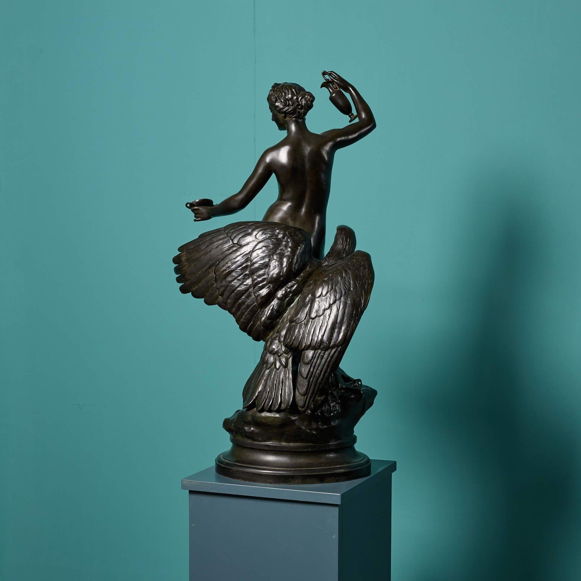 Scultura antica in bronzo di Ebe e l'Aquila di Giove in vendita 3