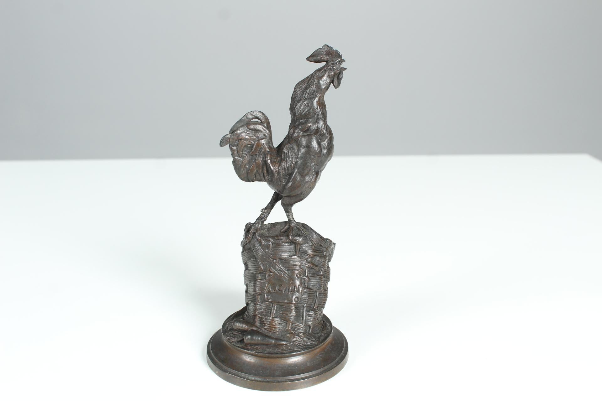 XIXe siècle Sculpture ancienne en bronze, signée par Auguste Cain, Coq Sur Un Panier, Rooster en vente
