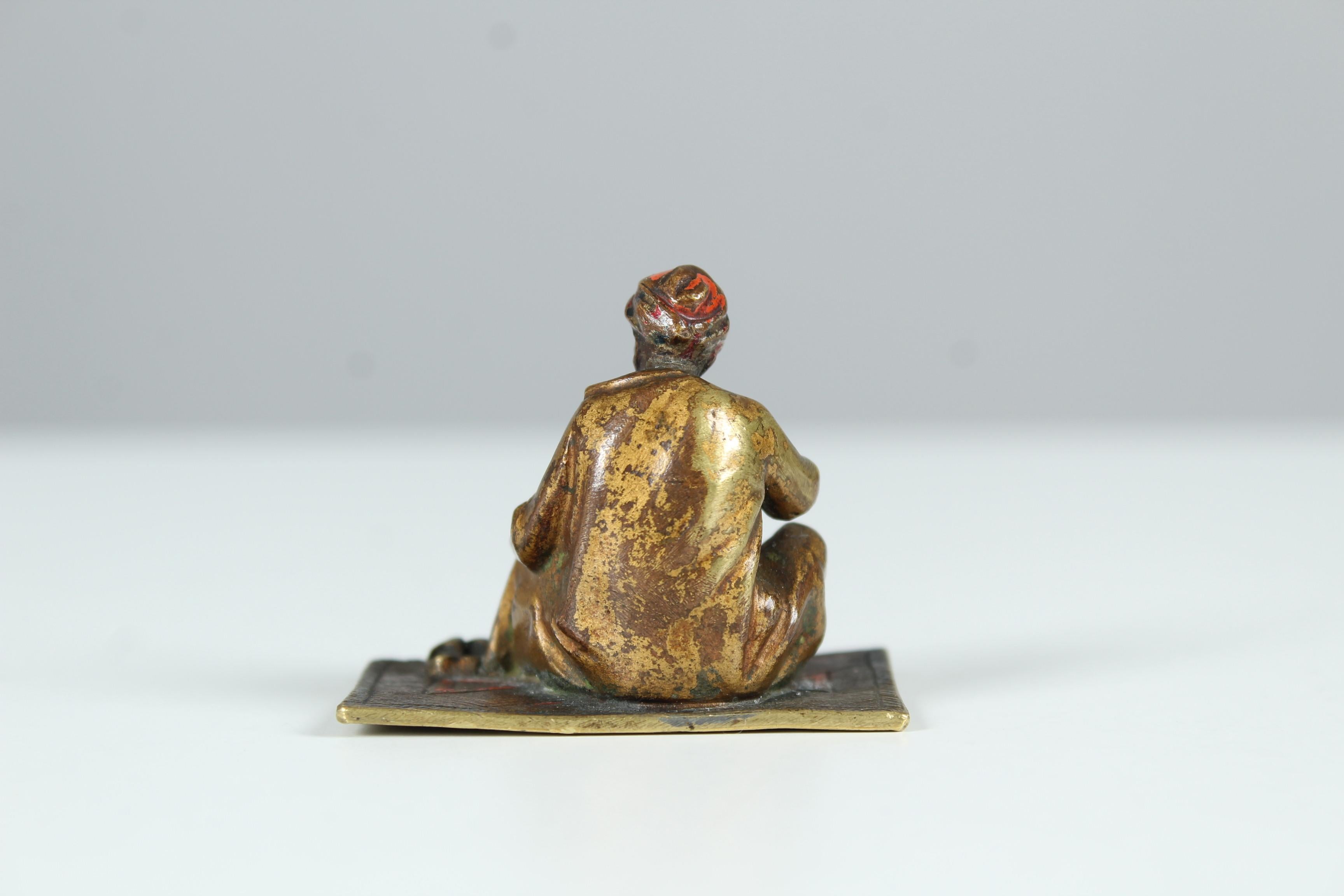 Inconnu Sculpture en bronze antique, Vienna Bronze ?, Bédouin à la pipe en vente