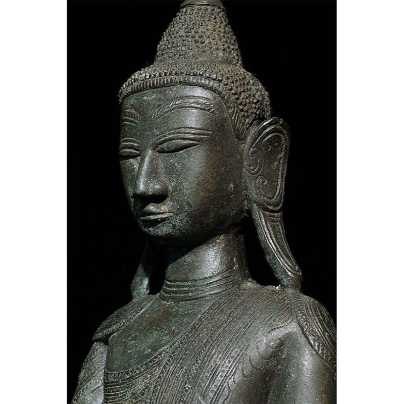 Antique Bronze Shan Buddha from Burma For Sale 6