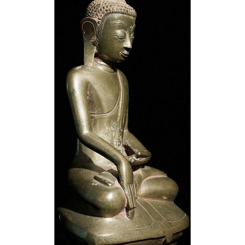 Antique Bronze Shan Buddha from Burma For Sale 8