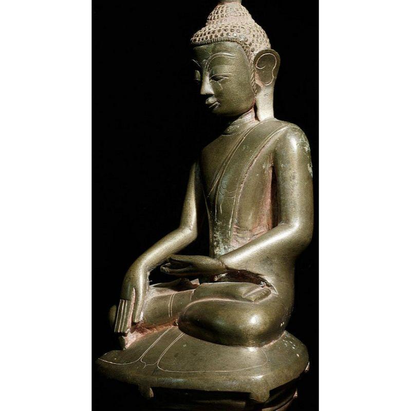 Burmese Antique Bronze Shan Buddha from Burma For Sale