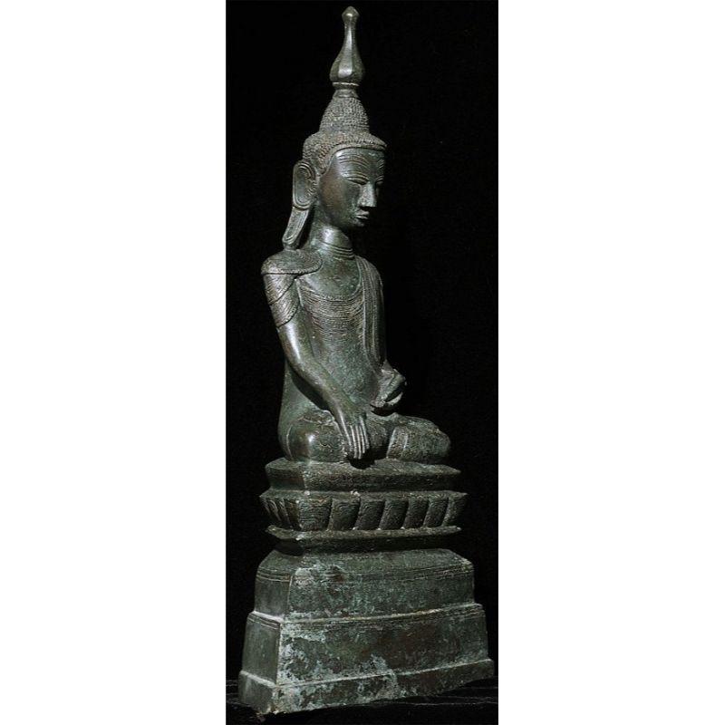 Antique Bronze Shan Buddha from Burma In Good Condition For Sale In DEVENTER, NL