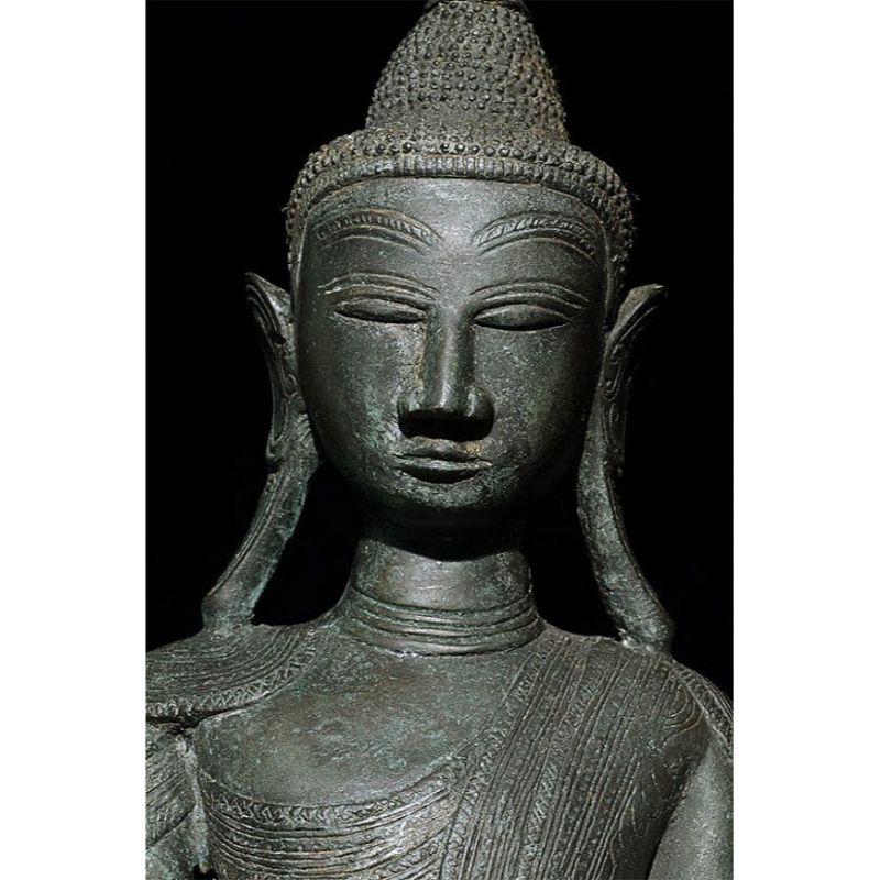 Antique Bronze Shan Buddha from Burma For Sale 3