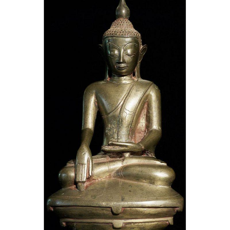 Antique Bronze Shan Buddha from Burma For Sale 4