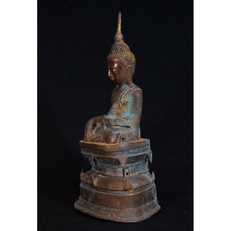 Material: bronze
57,5 cm high 
28 cm wide
Weight: 15.947 kgs
3 parts
Shan (Tai Yai) style
Bhumisparsha mudra
Originating from Burma
17-18th century
Very special !!.

