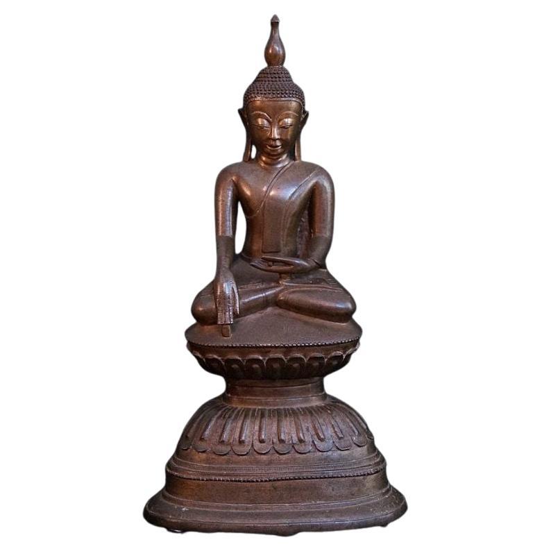 Bouddha Shan ancien en bronze provenant de Bouddhas originaux de Birmanie
