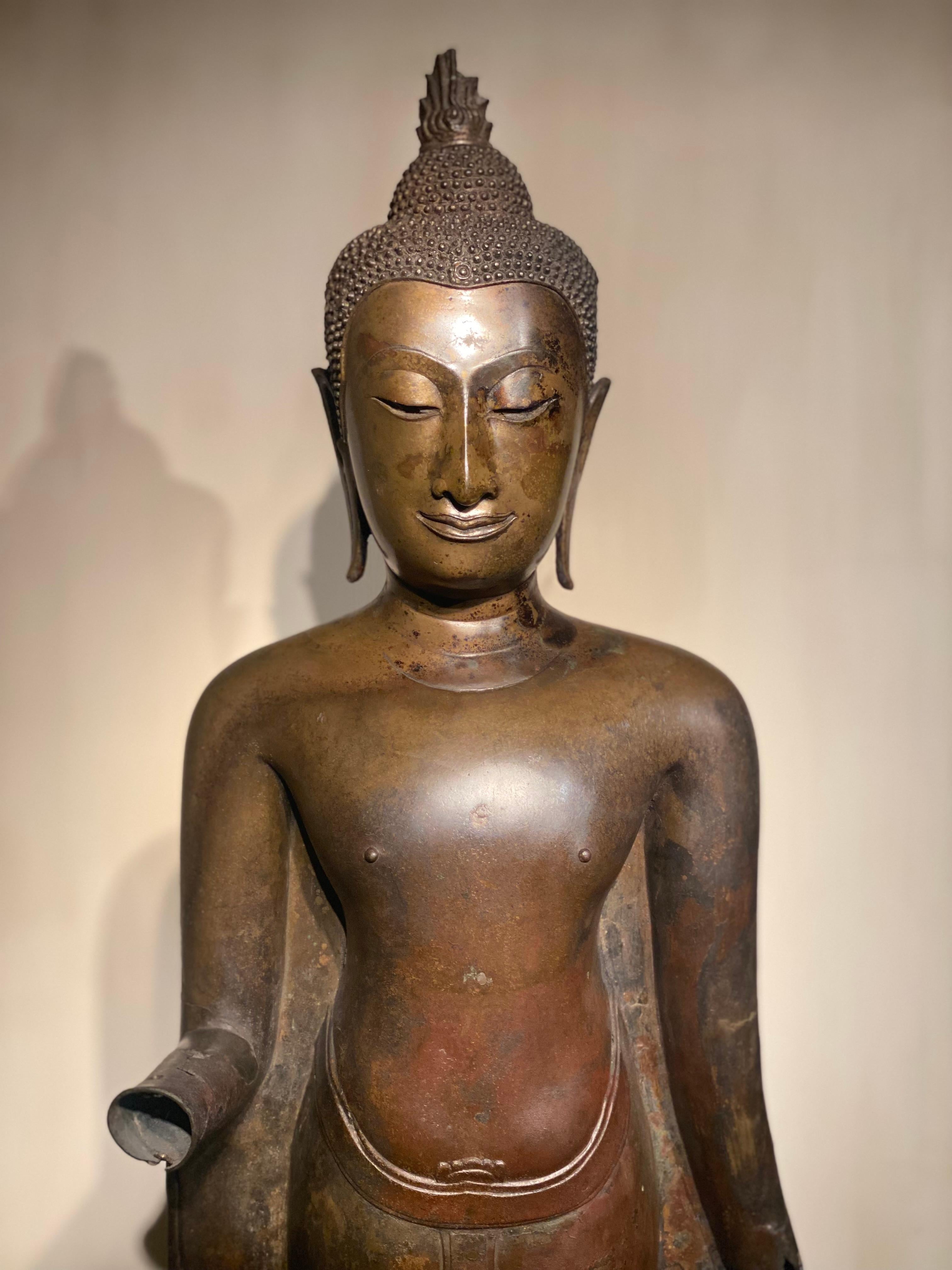 Antique Bronze Standing Buddha In Good Condition For Sale In Schellebelle, BE