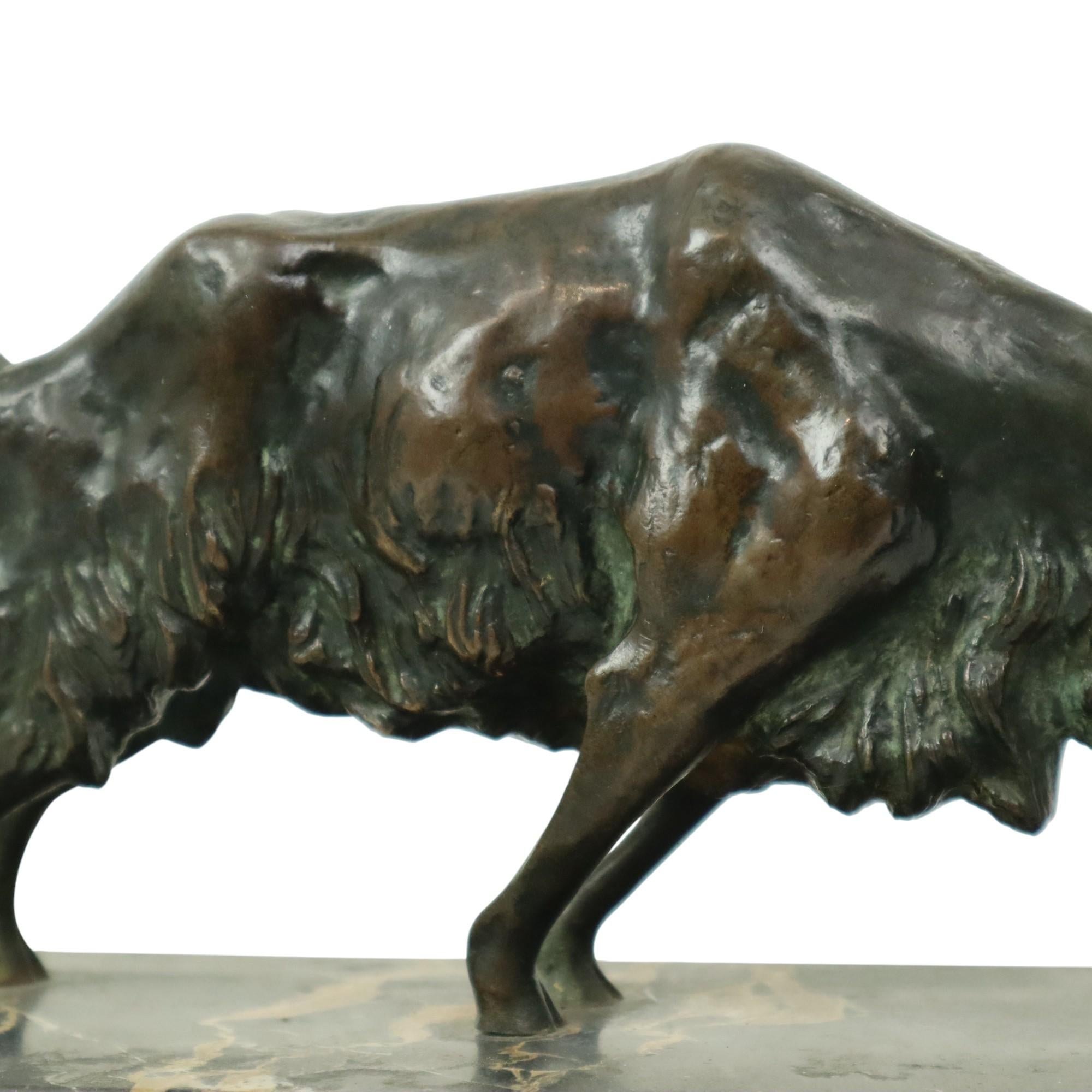 Statua di bronzo antico Scultura animale Capra Ariete Marmo in vendita 2