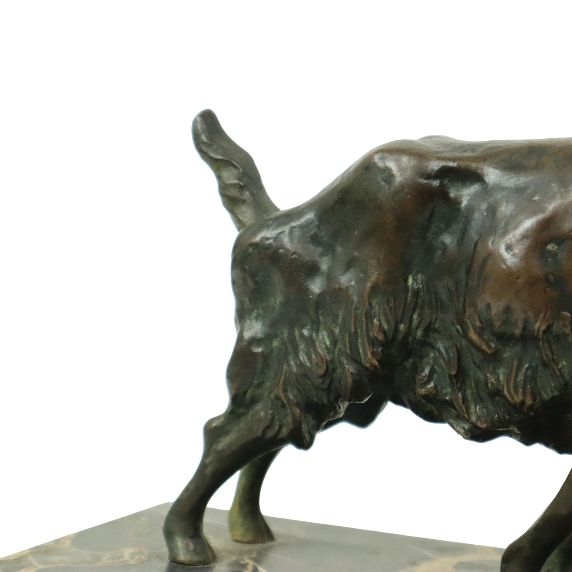 Statua di bronzo antico Scultura animale Capra Ariete Marmo in vendita 3