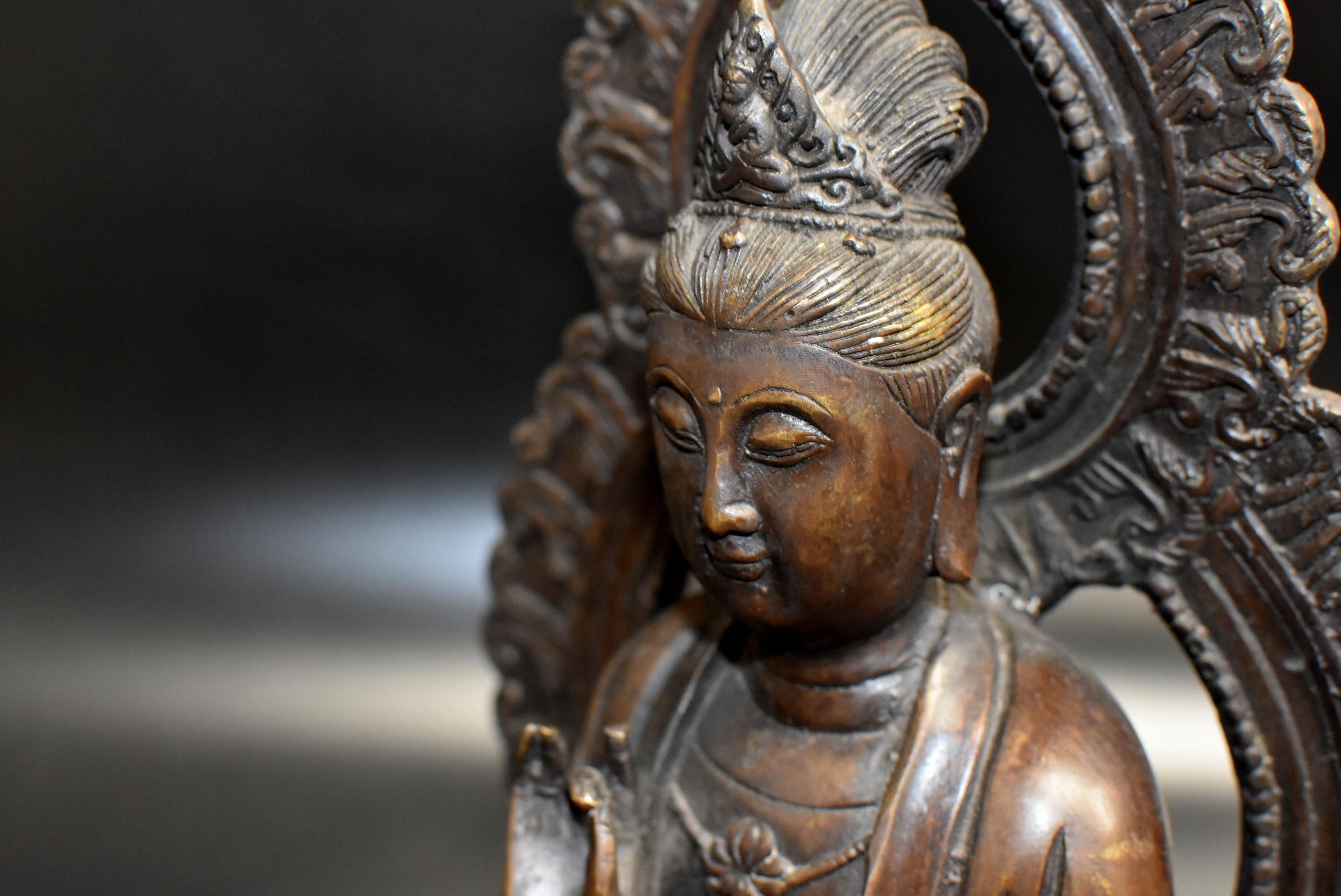 Bronze Statue of Buddha Guan Yin Holding Ruyi 7