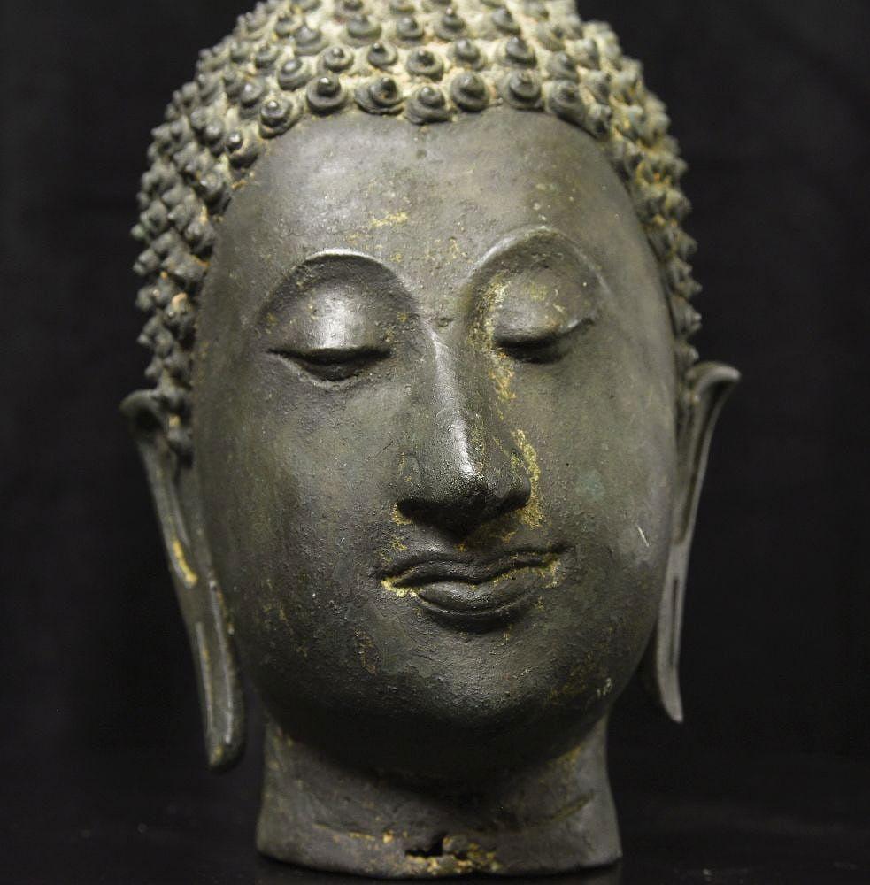 Moulage Tête de bouddha en bronze ancien Sukhothai à pied en vente