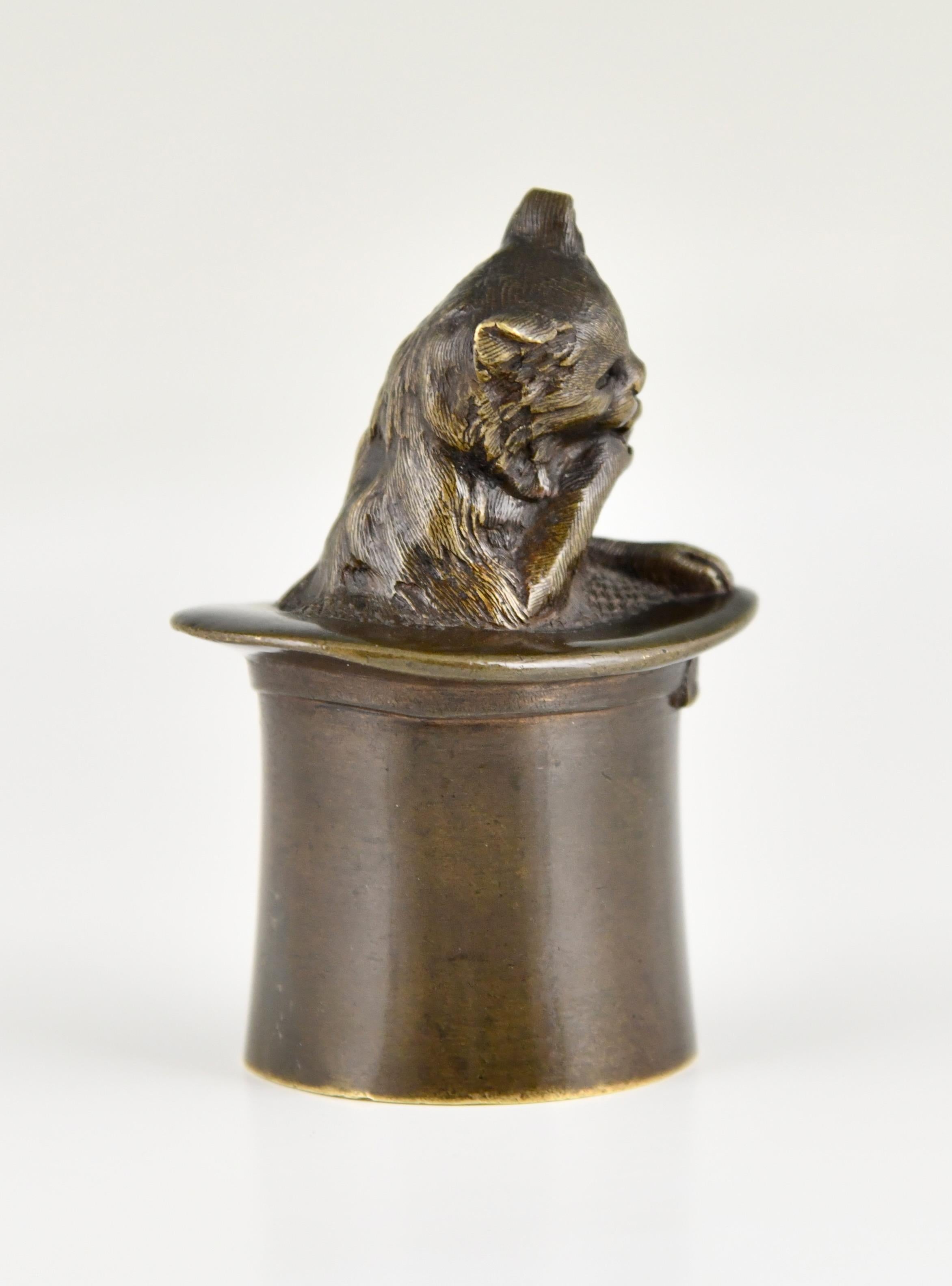 Patinated Antique bronze table bell cat in a top hat, France 1880 For Sale