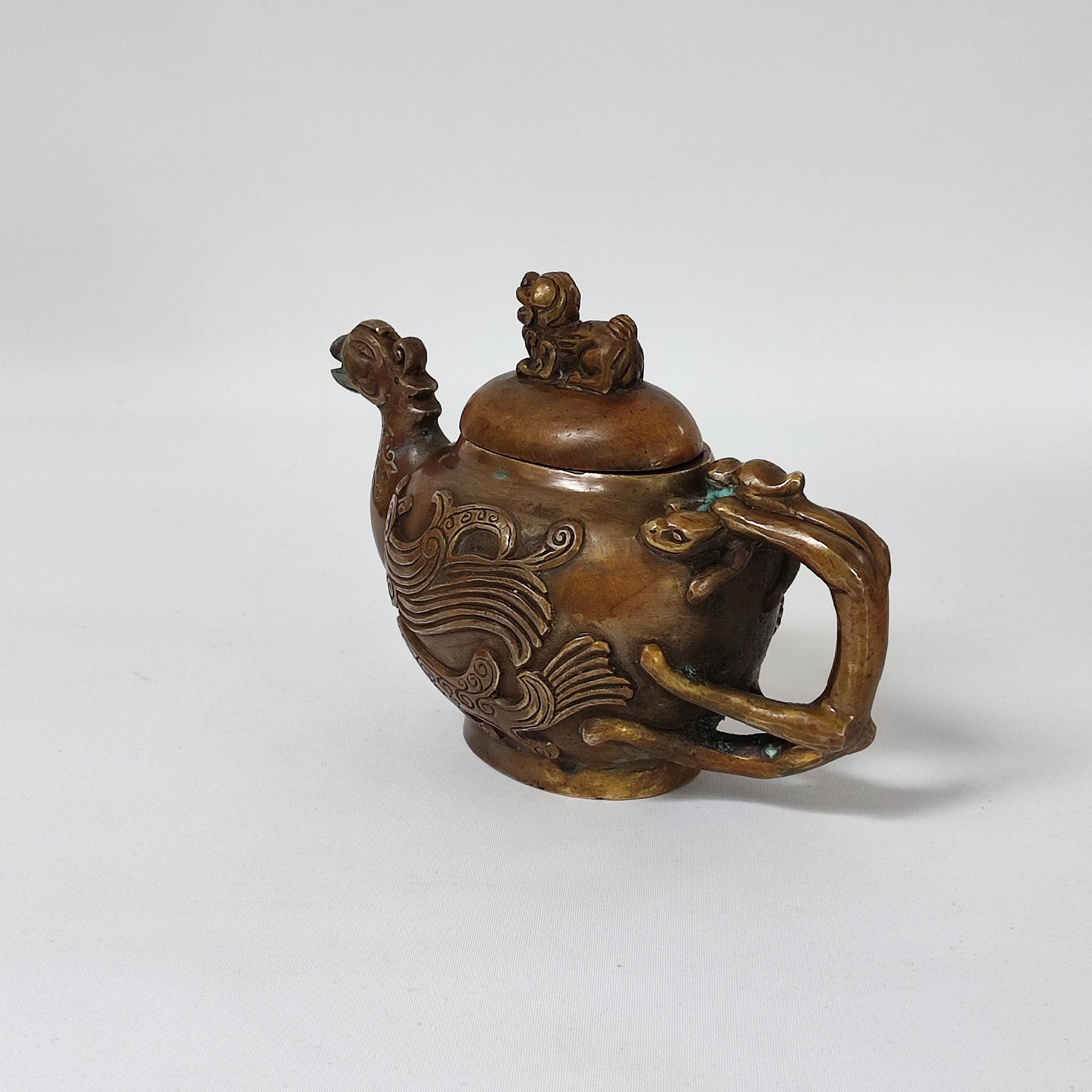 Antigua Tetera de Bronce con Tapa de Fénix Arte Asiático Coleccionable, China Años 1900 en venta 1