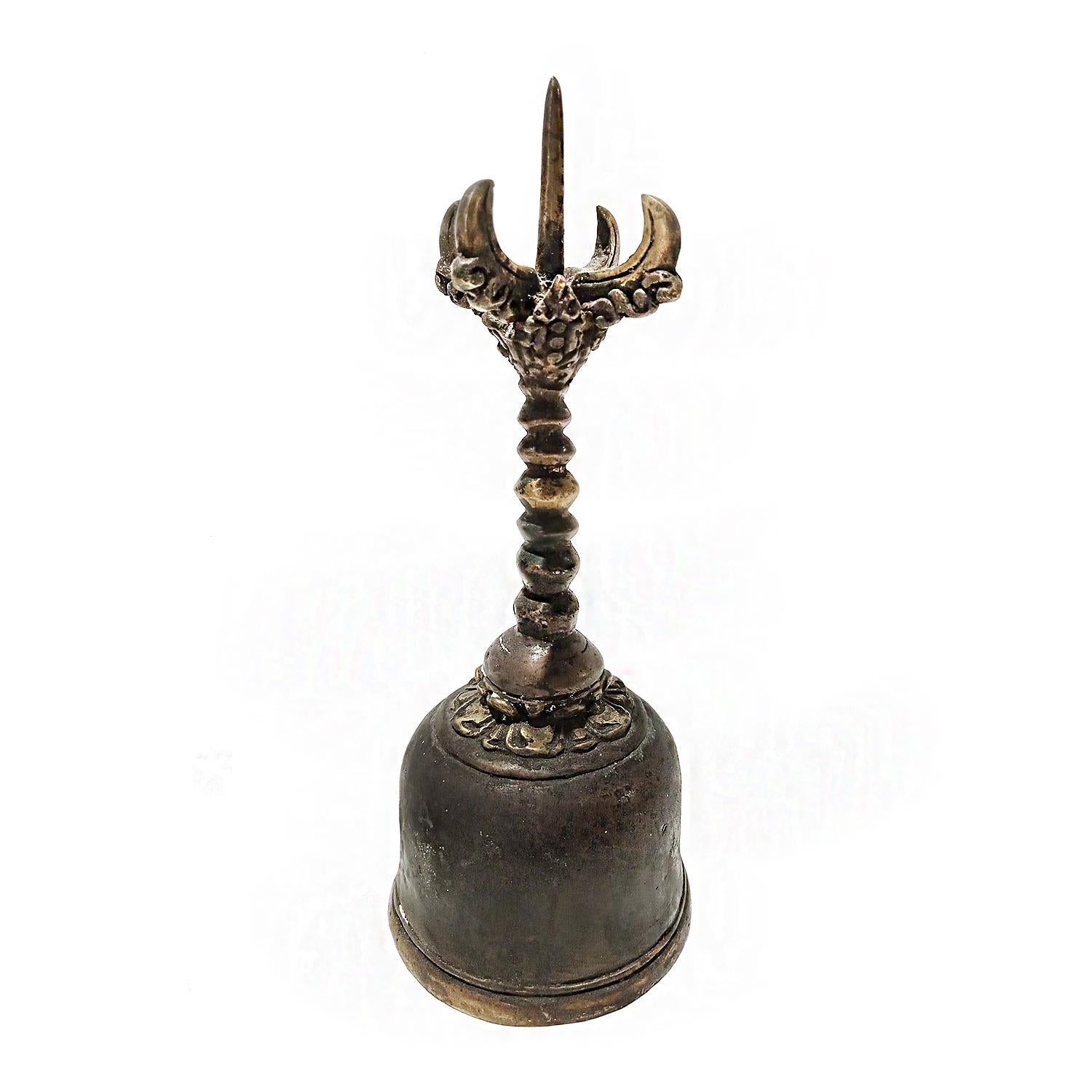 Antique Bronze Temple Bell from Thailand, Late 19th Century For Sale 6