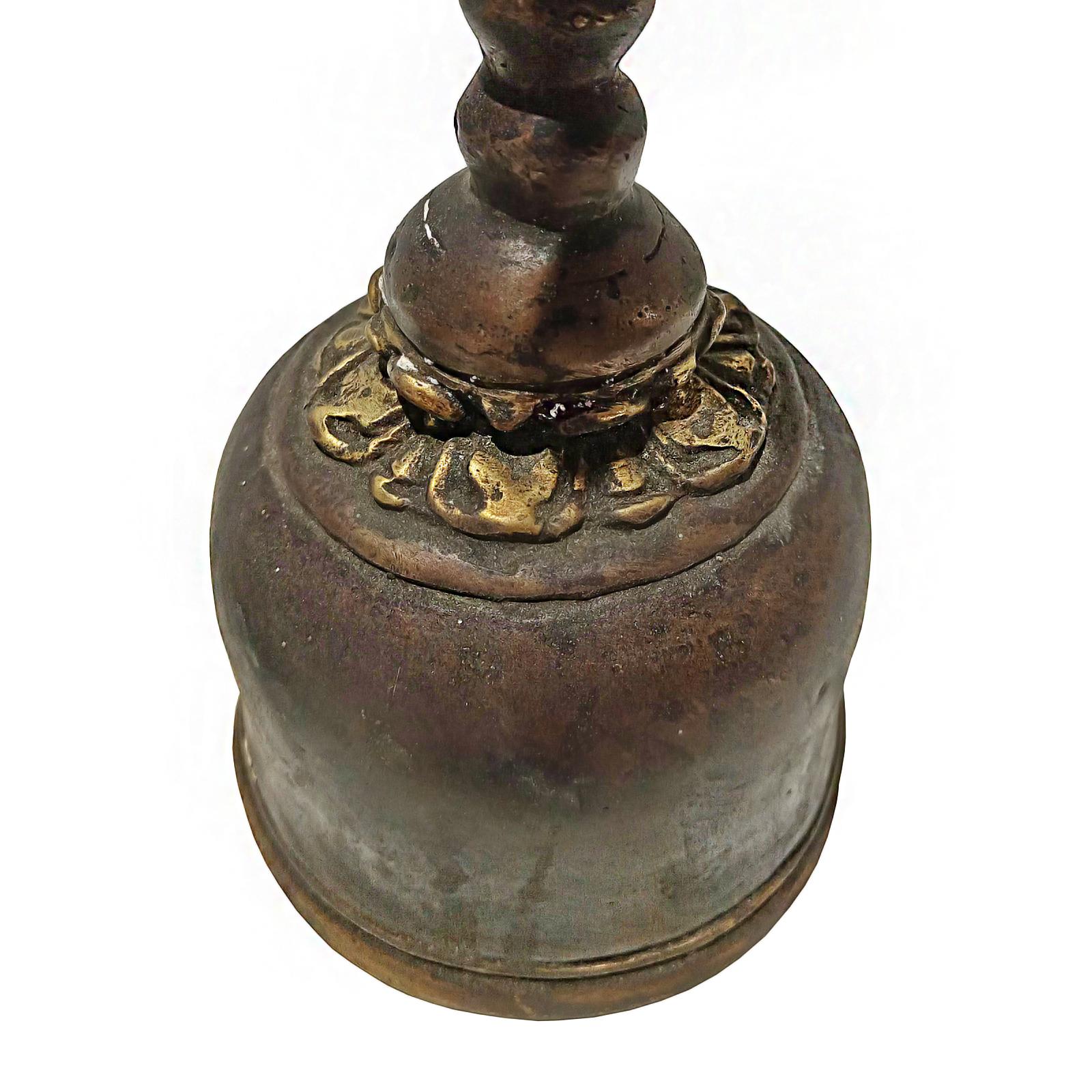 Antique Bronze Temple Bell from Thailand, Late 19th Century For Sale 11