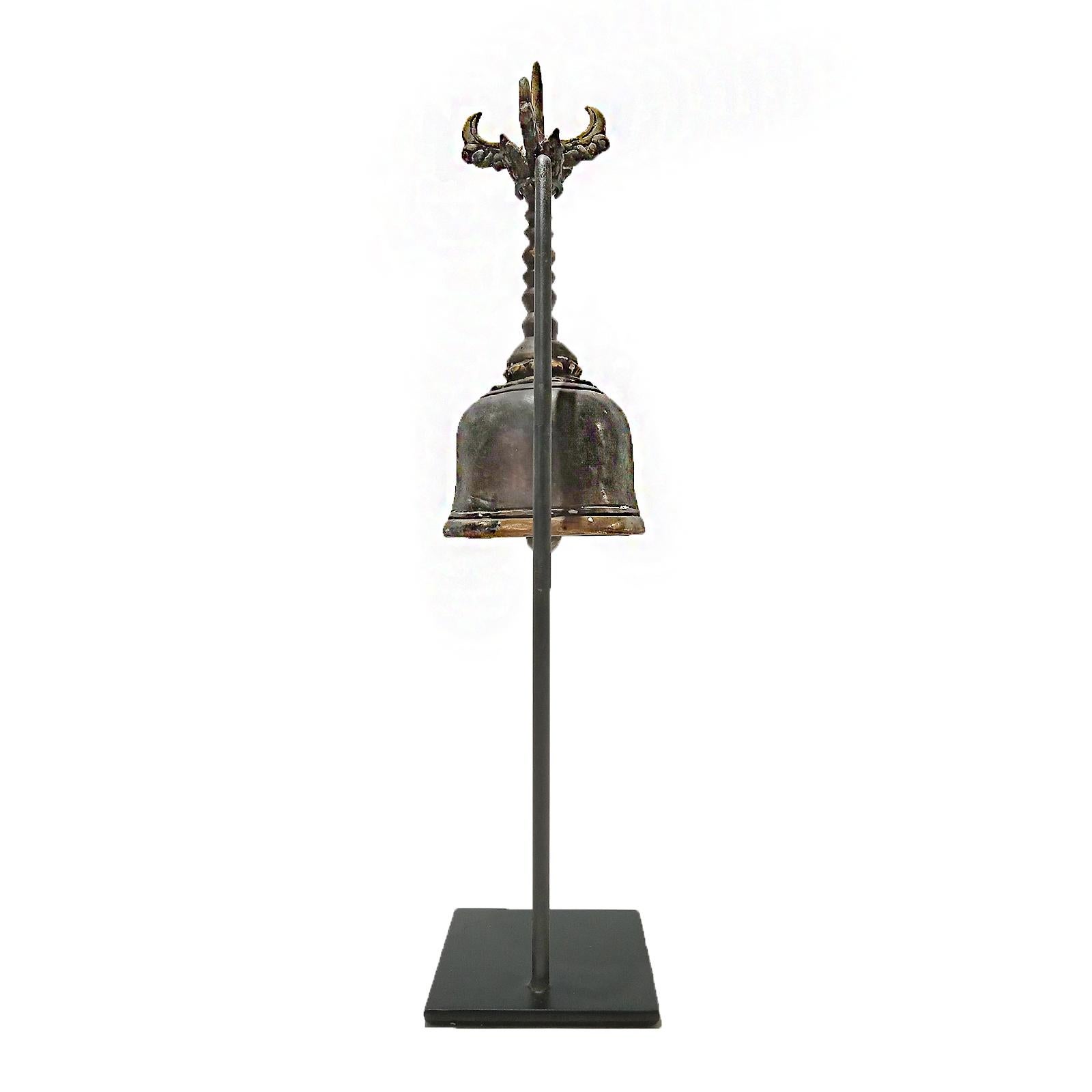 Antique Bronze Temple Bell from Thailand, Late 19th Century In Good Condition For Sale In New York, NY