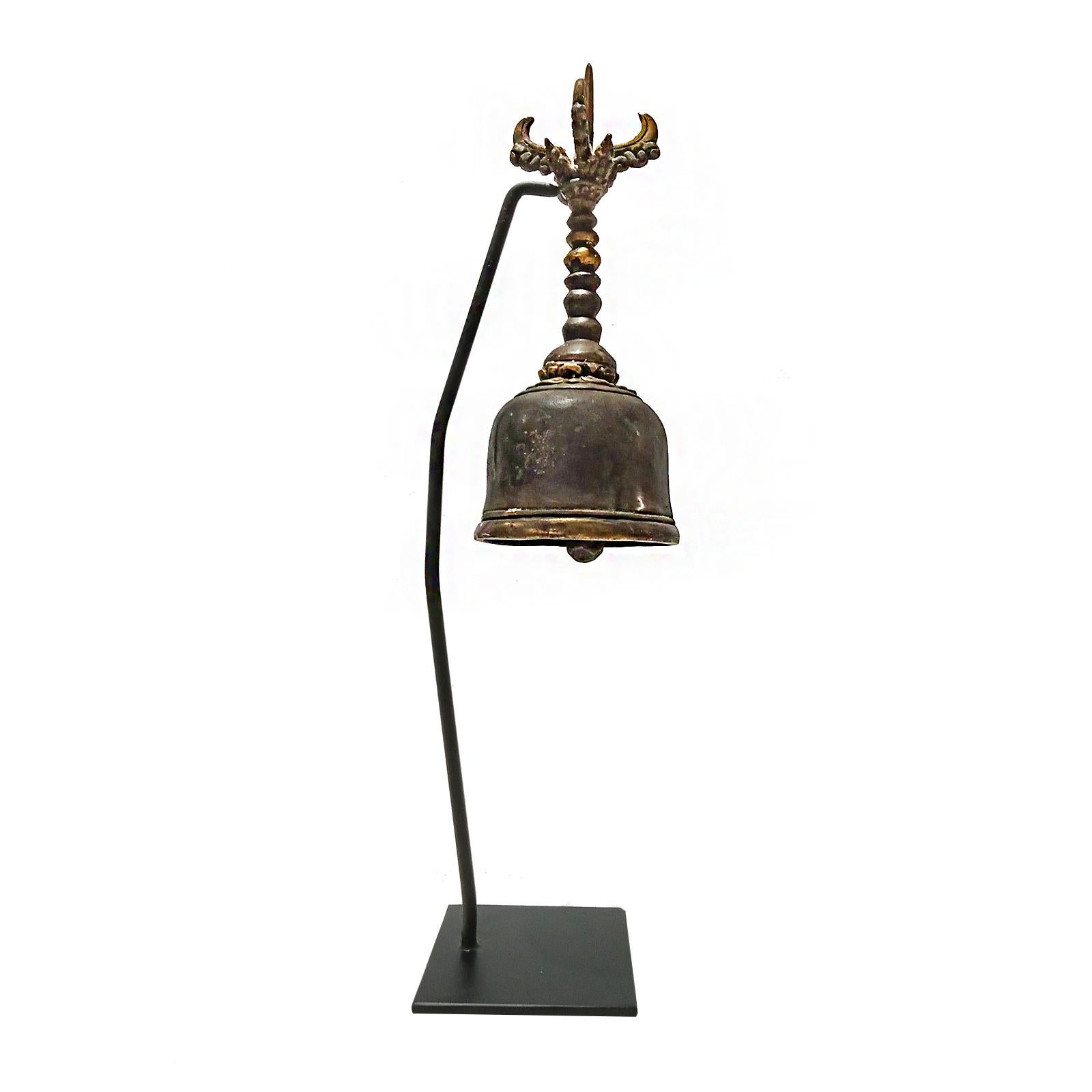 Antique Bronze Temple Bell from Thailand, Late 19th Century For Sale 2